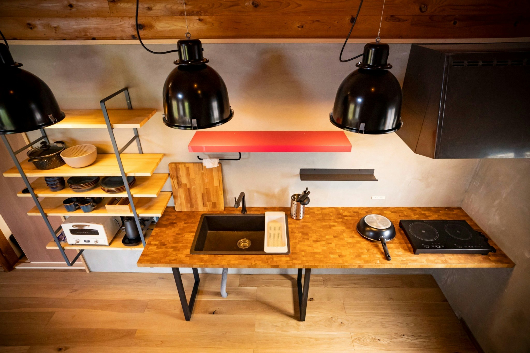 【C棟】1棟貸しコテージ · 阿南市街すぐ・海のそば・和室tatami room・海の見えるロフト付