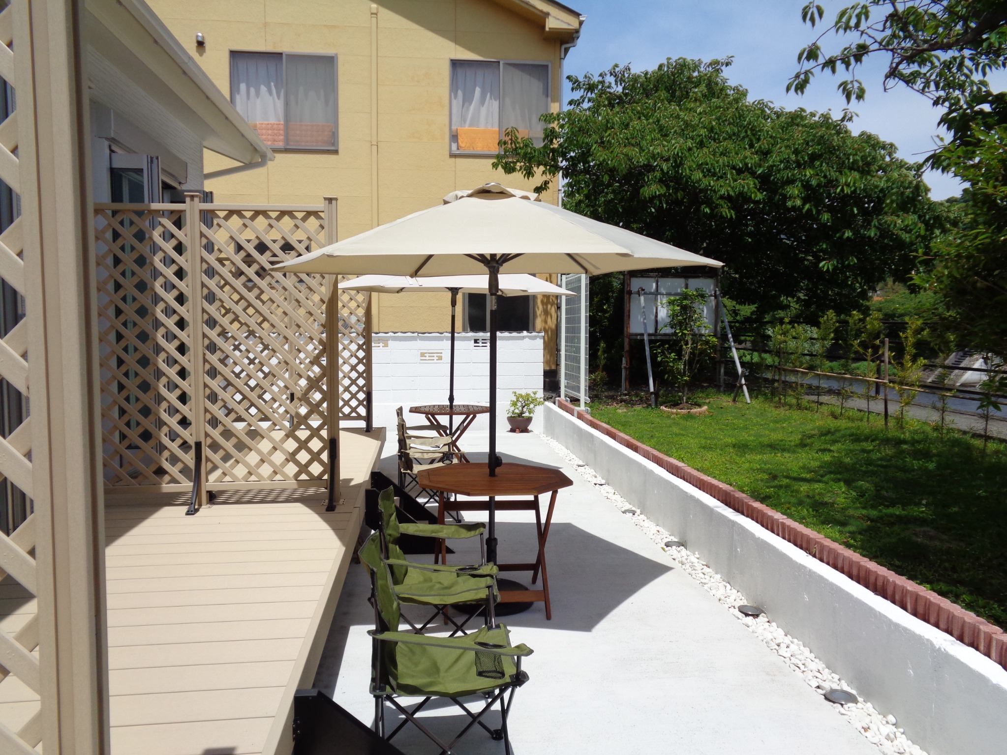 ウッドデッキorテラスでおくつろぎ頂けます。