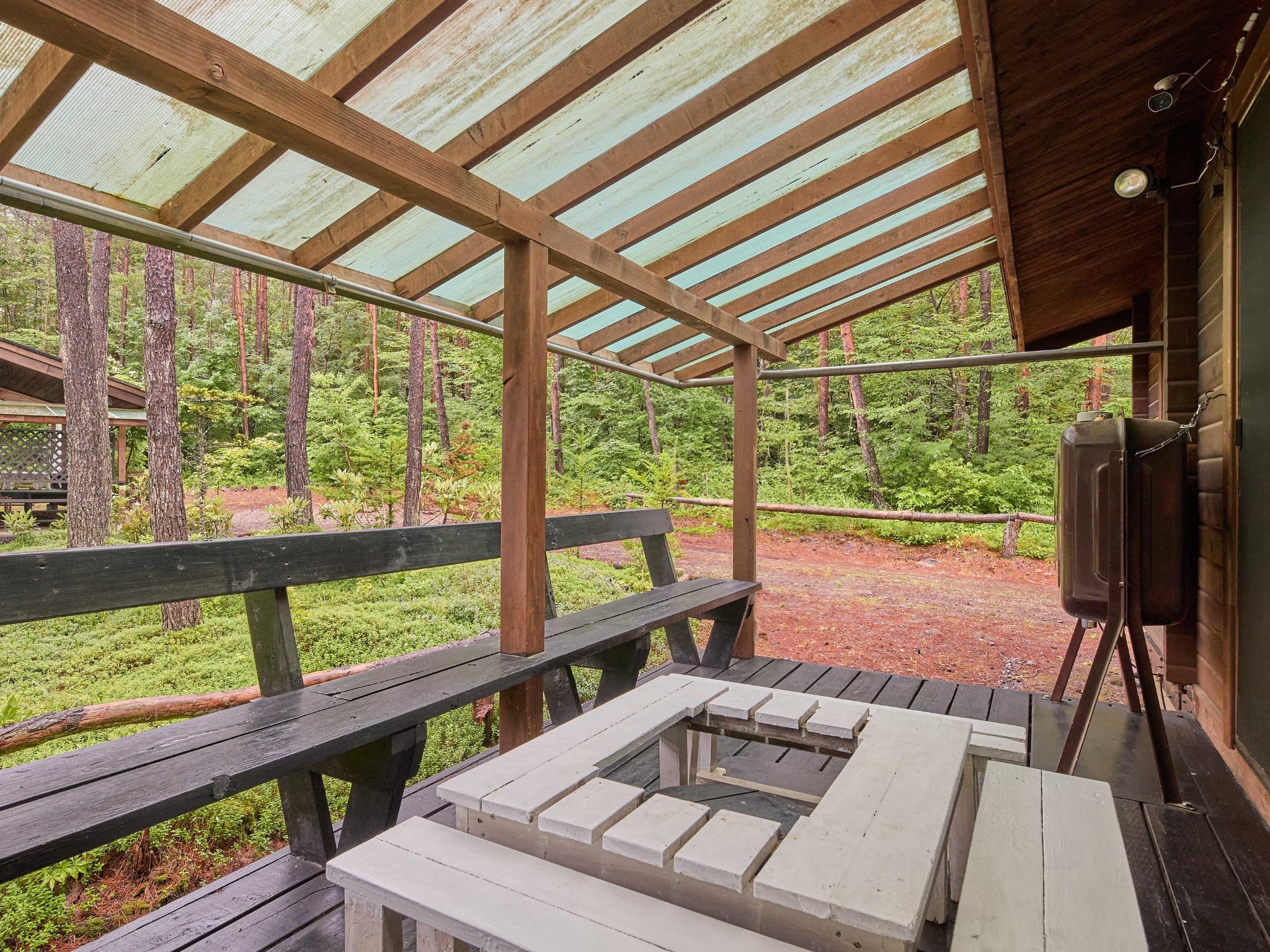 ・【アン】テラスは屋根付きで安心です