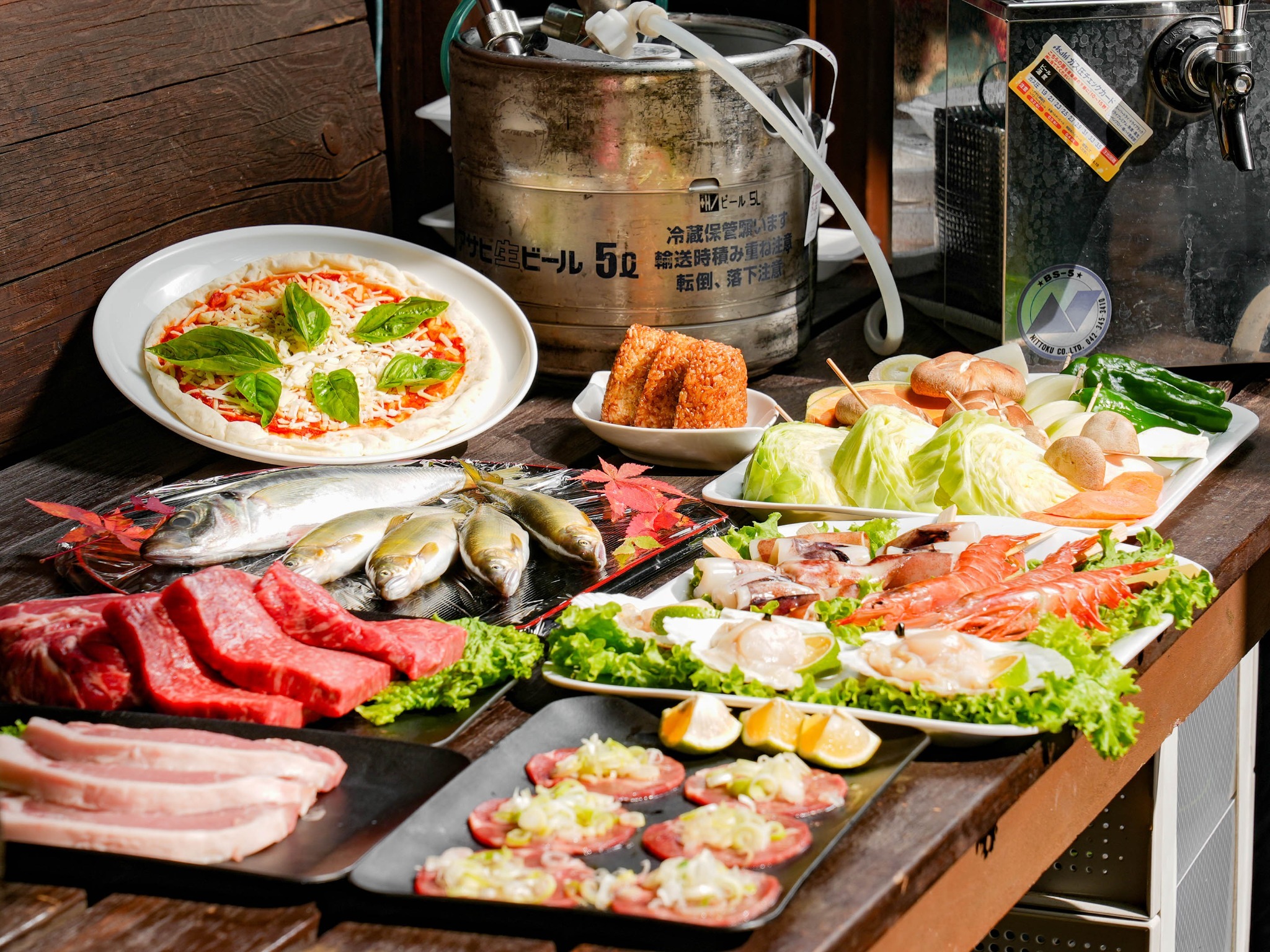 ・【BBQ(一例)】生ビールサーバーのレンタルも承っております。お泊りのコテージのテラスにご用意