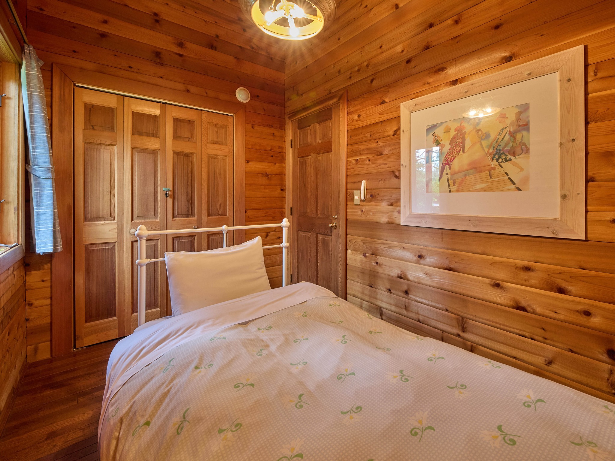 ・【カール】プライベートにお休みいただけるシングルベッドルーム(5名利用より開放)