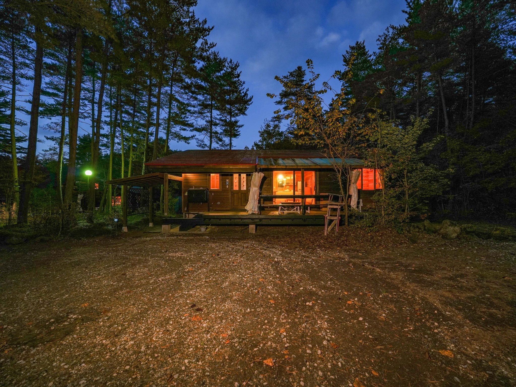 ・【カール】最大4台駐車出来ます。転回もできる広々スペースです