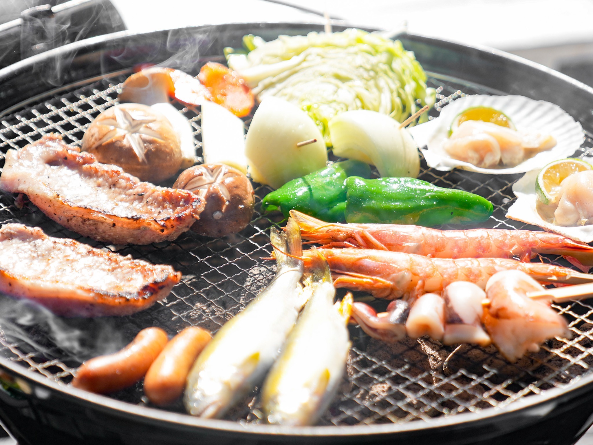 ・【BBQ(一例)】ジュージュー焼ける音と香ばしいにおい。五感で楽しめるBBQを是非召し上がれ