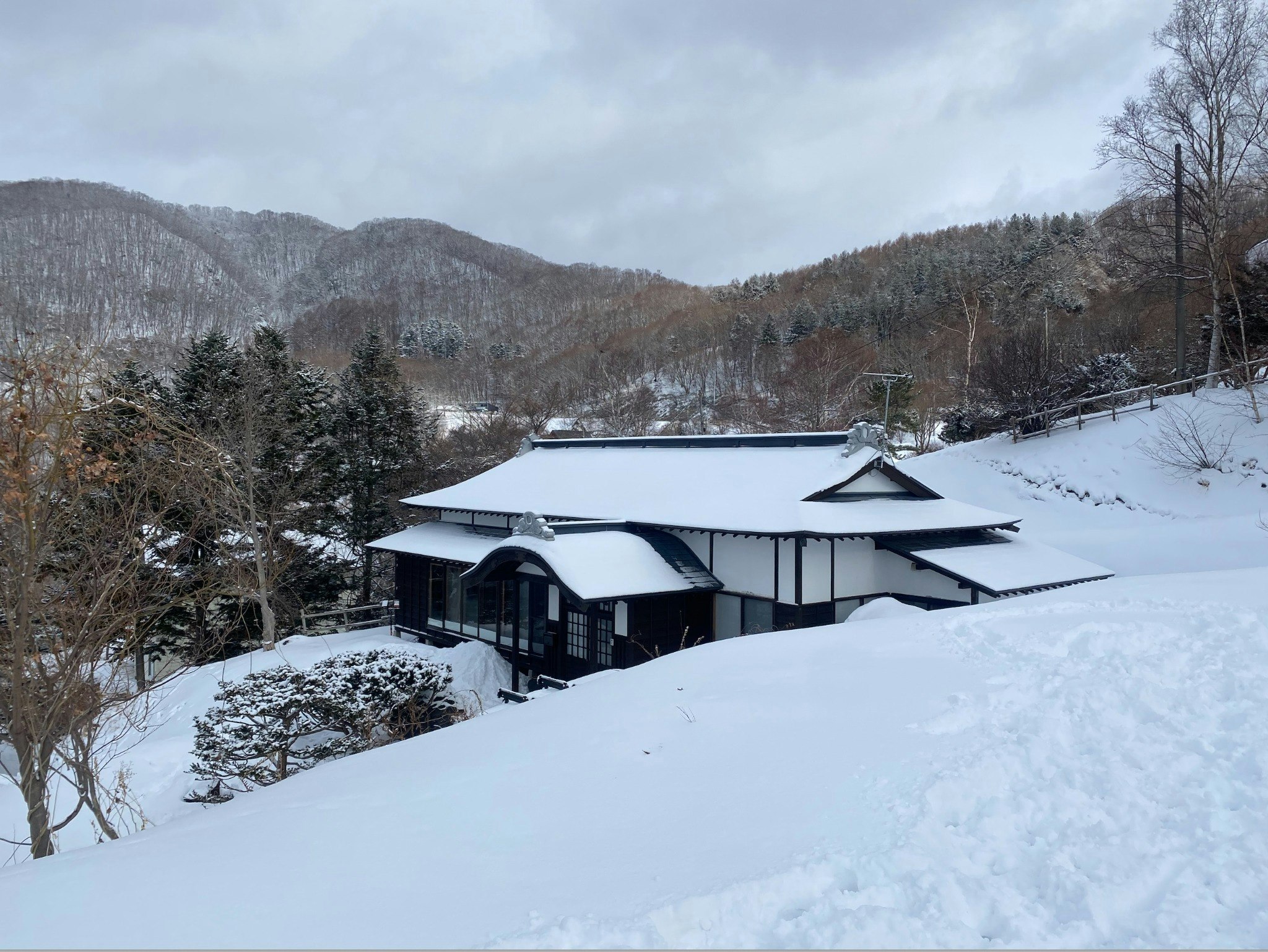 洞爺CliffHouse オーシャンビューのモダンな古民家 絶景!BBQ可能!キャンプスペース有 
