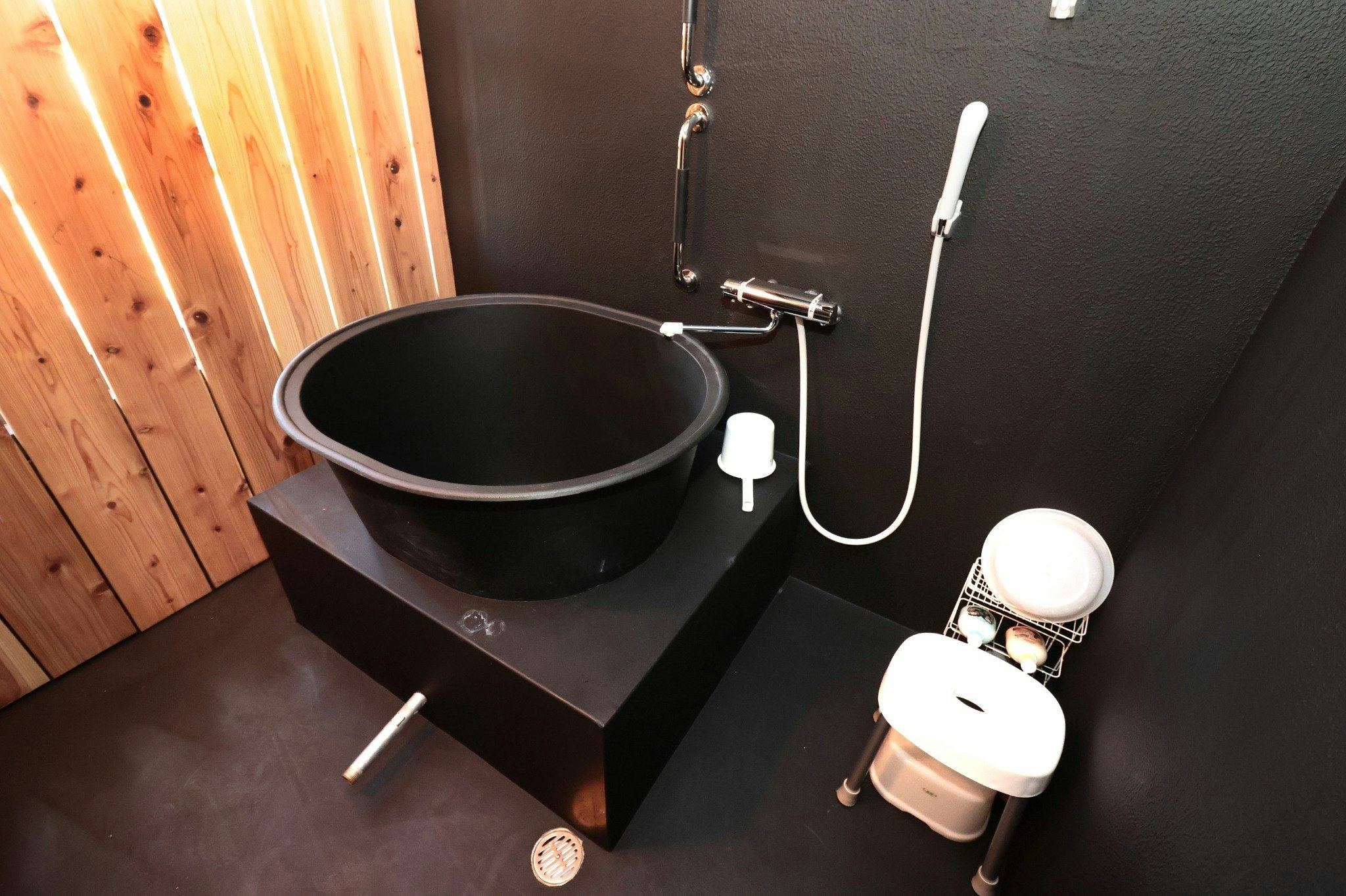  10分伏見稲荷☆ルームWifiと5バイク!