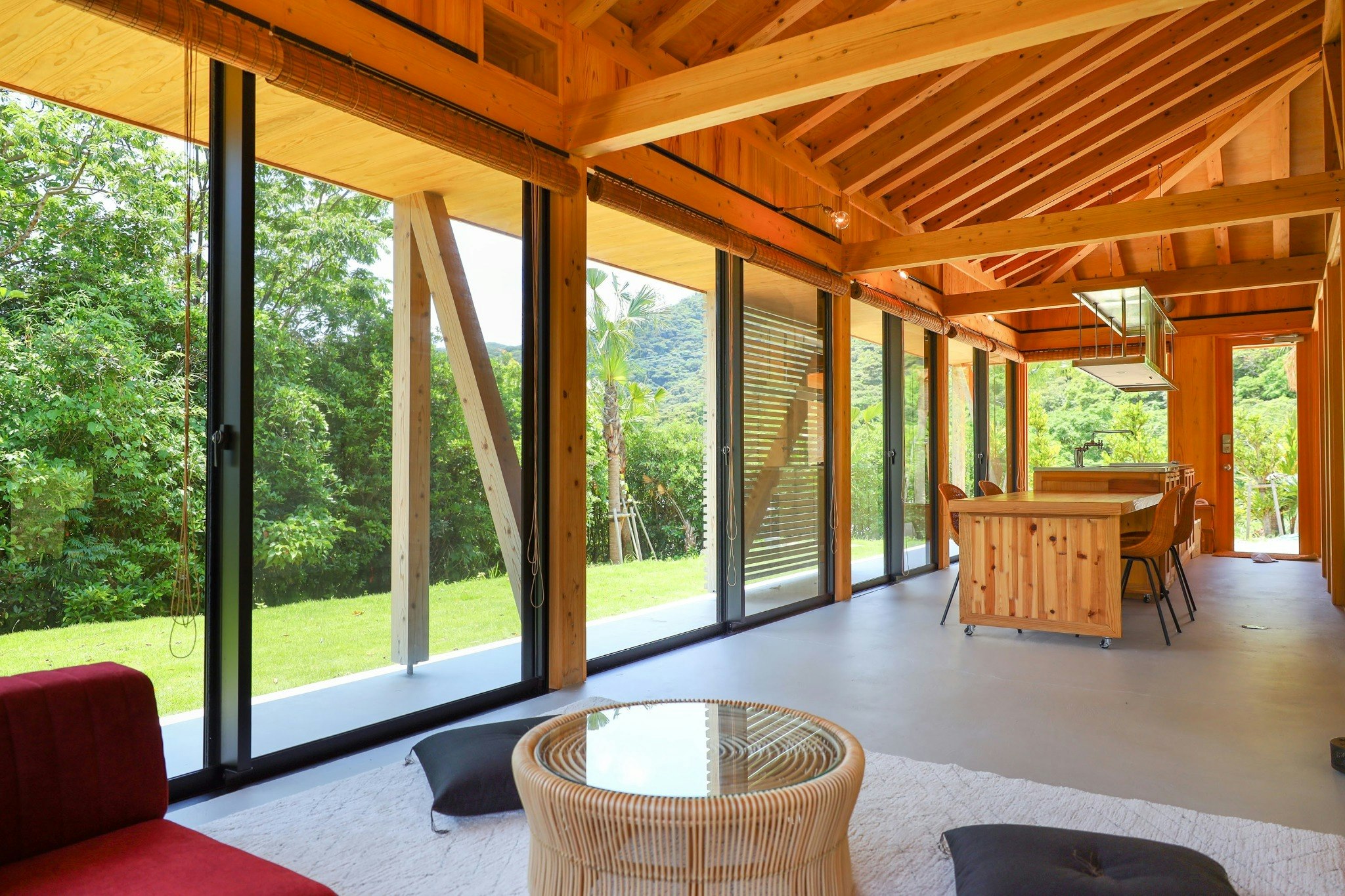オーシャン&マウンテンビュー 琉球ヴィラ・ビロウ