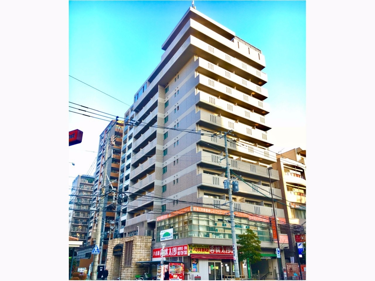 天神4分●博多9分●地下鉄 薬院大通駅 徒歩0分●out 11:00●Netflix見放題●1