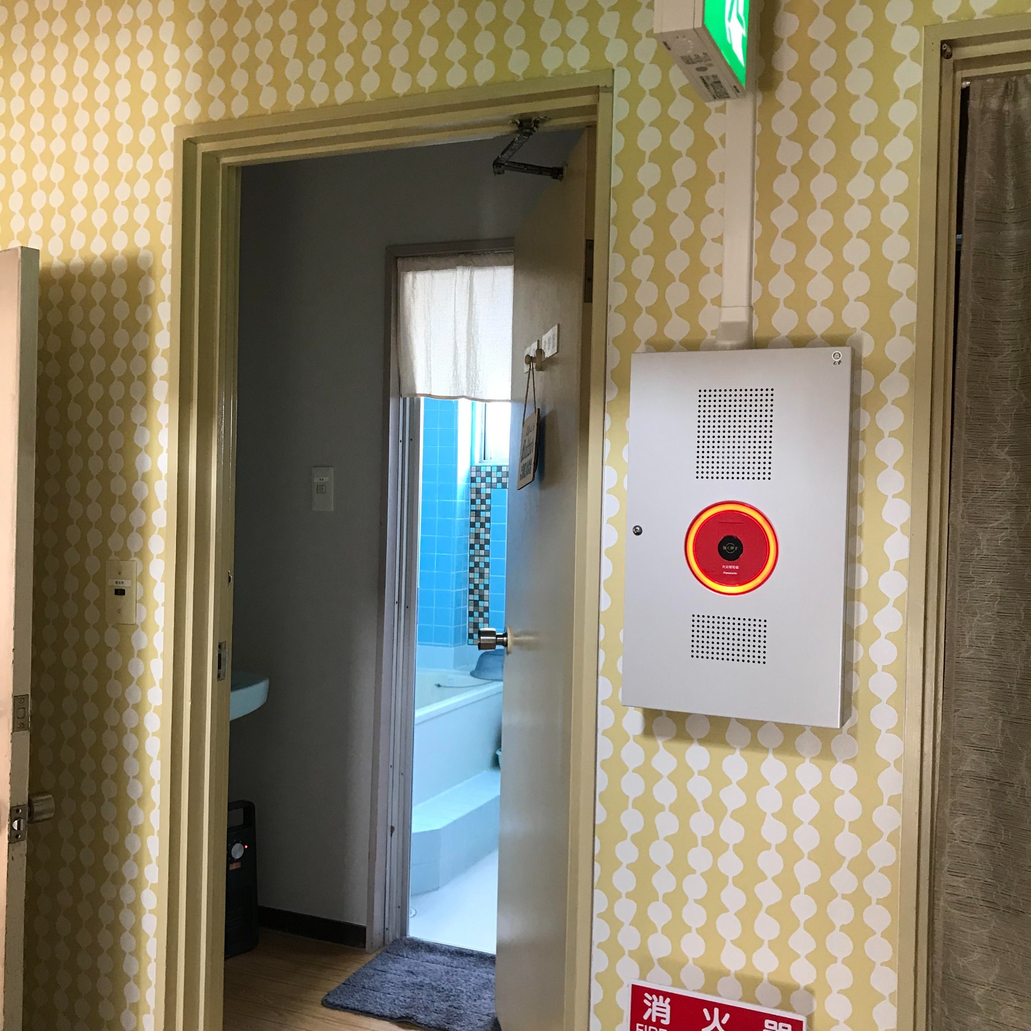 駅から11分!飲食店街のど真ん中にあり、立地は最高。洋室4(2タイプ)あります。