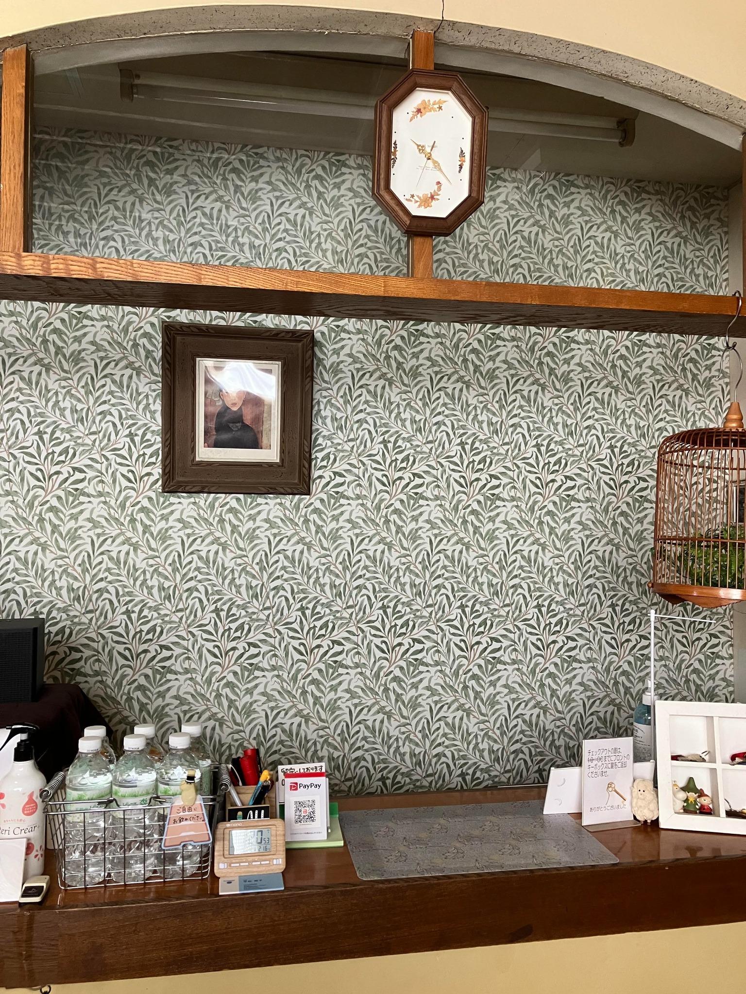 駅から11分!飲食店街のど真ん中にあり、立地は最高。洋室4(2タイプ)あります。