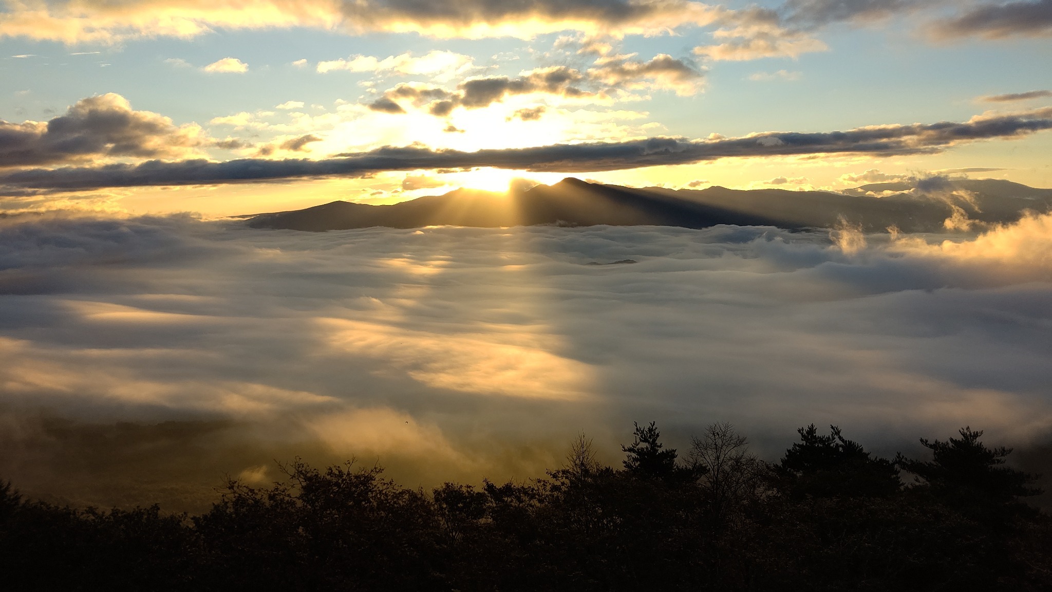 雲海からの朝日