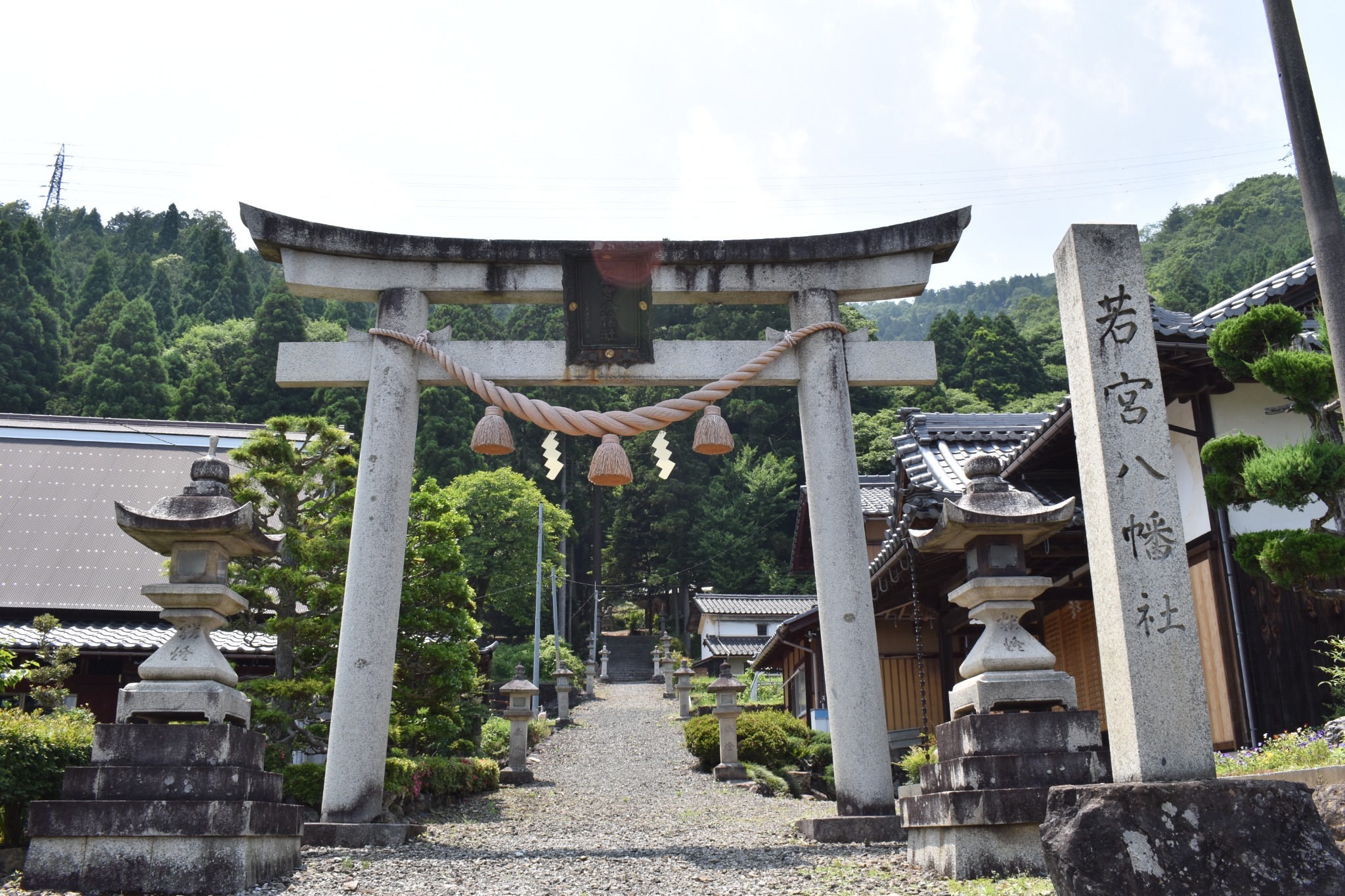 神社も近くにありますので参拝できます。