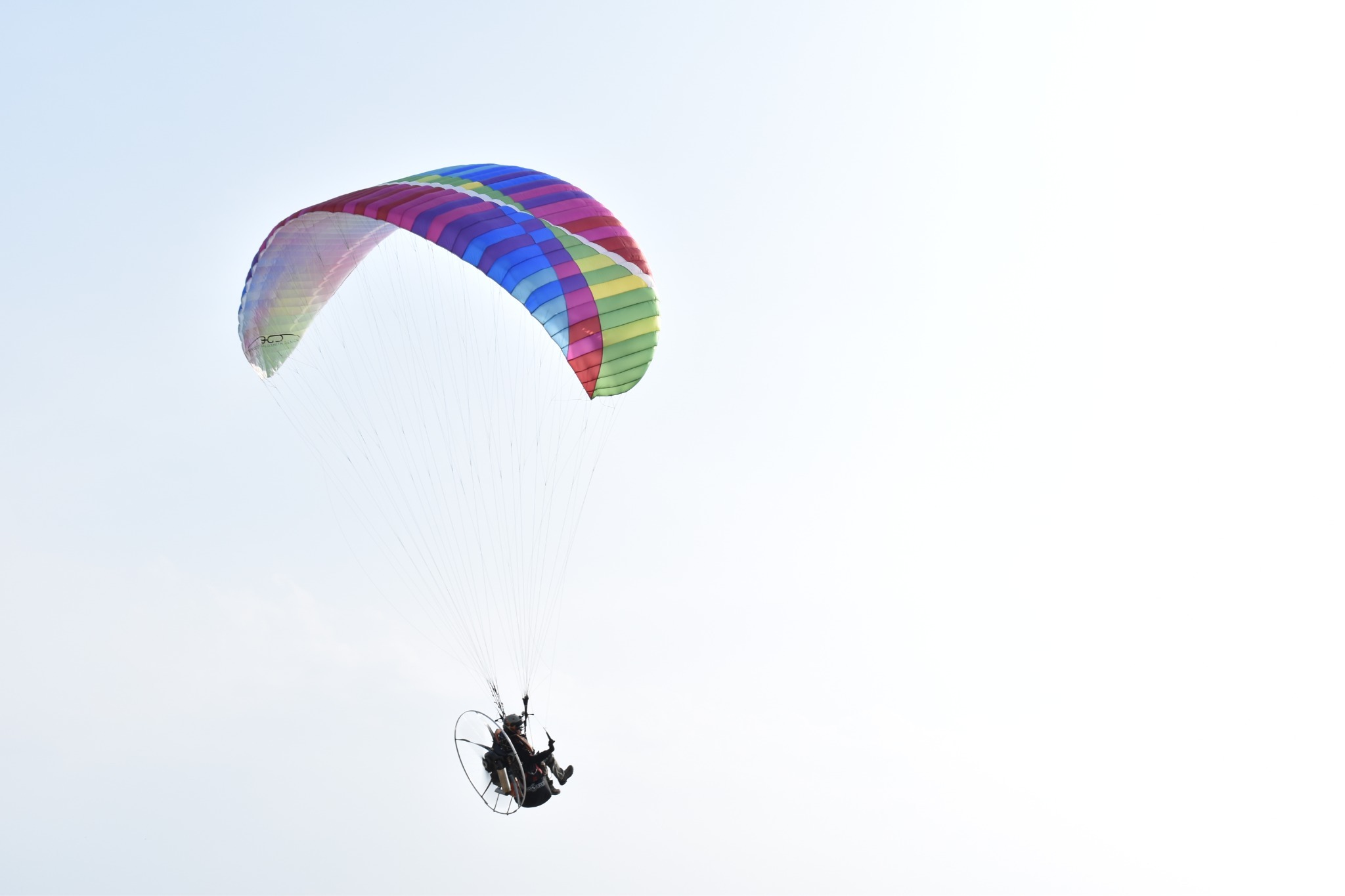 モーターパラグライダーが体験できます。