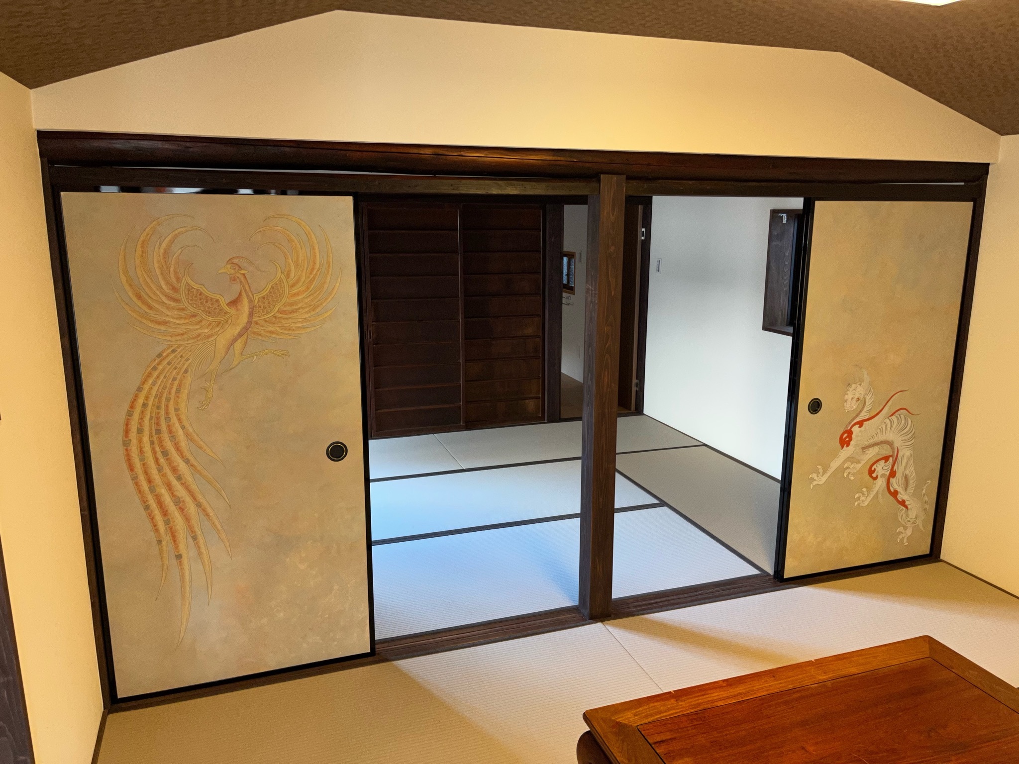 古代日本の中心地「明日香村」の小さなリノベーション一軒家を完全貸切。日本画を堪能する宿。