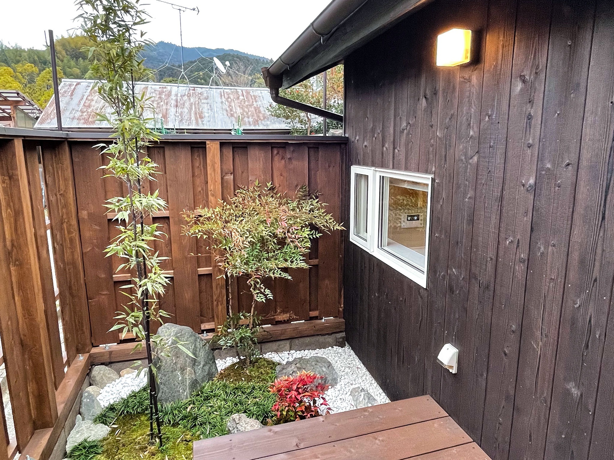 古代日本の中心地「明日香村」の小さなリノベーション一軒家を完全貸切。日本画を堪能する宿。
