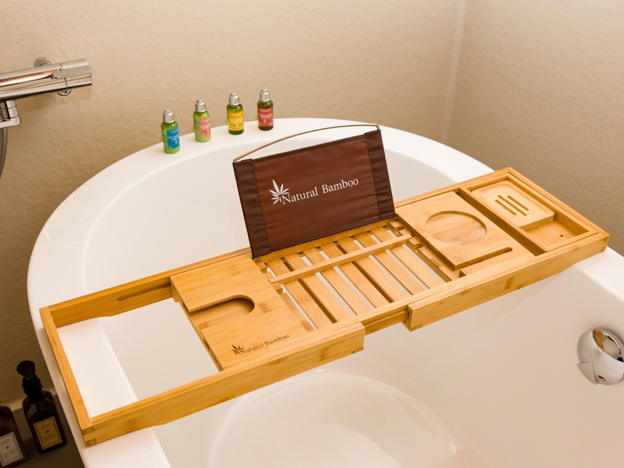 ・シンプルかつナチュラルテイストのバスルーム