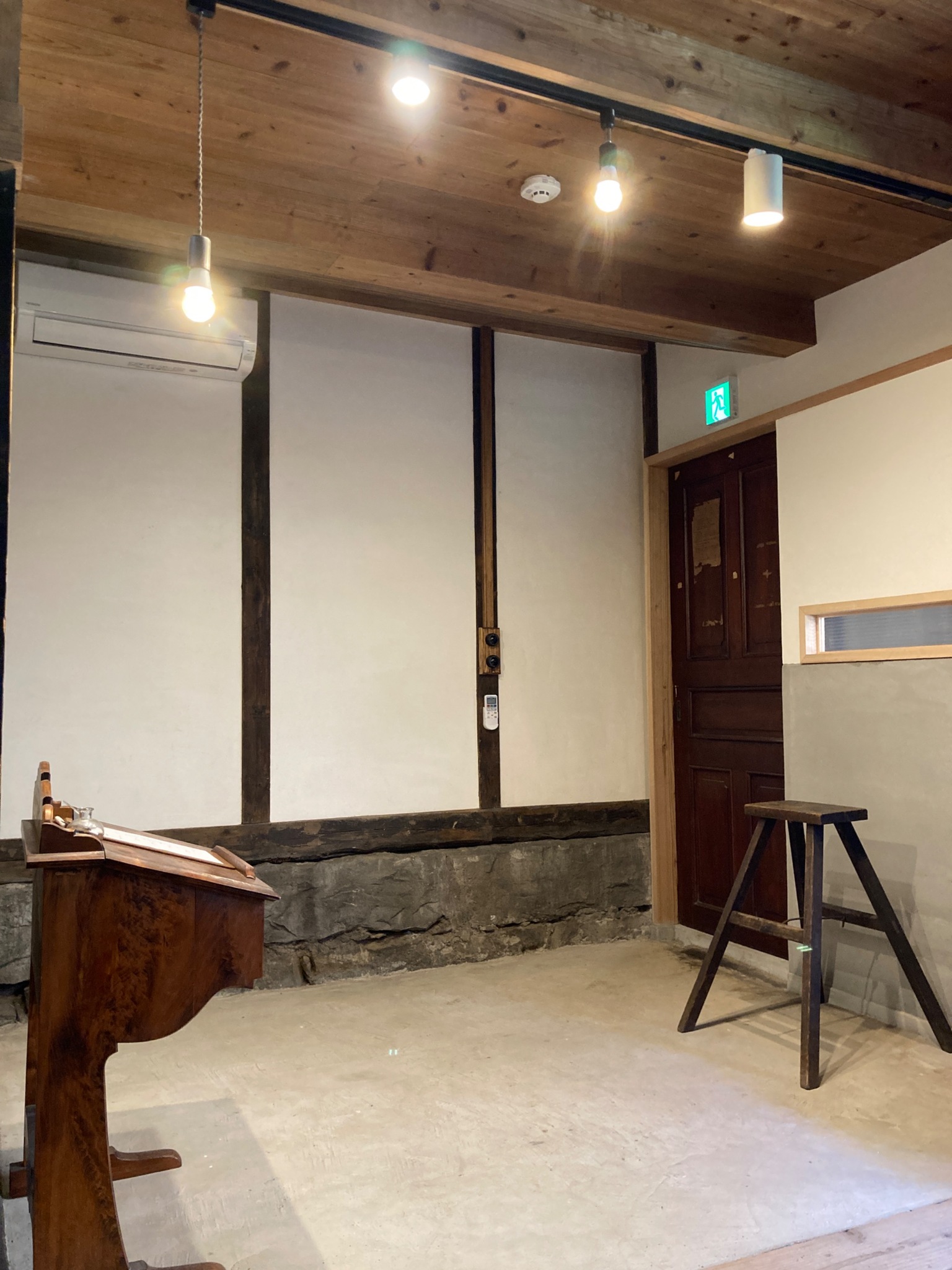 GUESTHOUSE425+ 古民家一棟貸し。檜風呂、テラス有り。街にいながらタイムスリップ