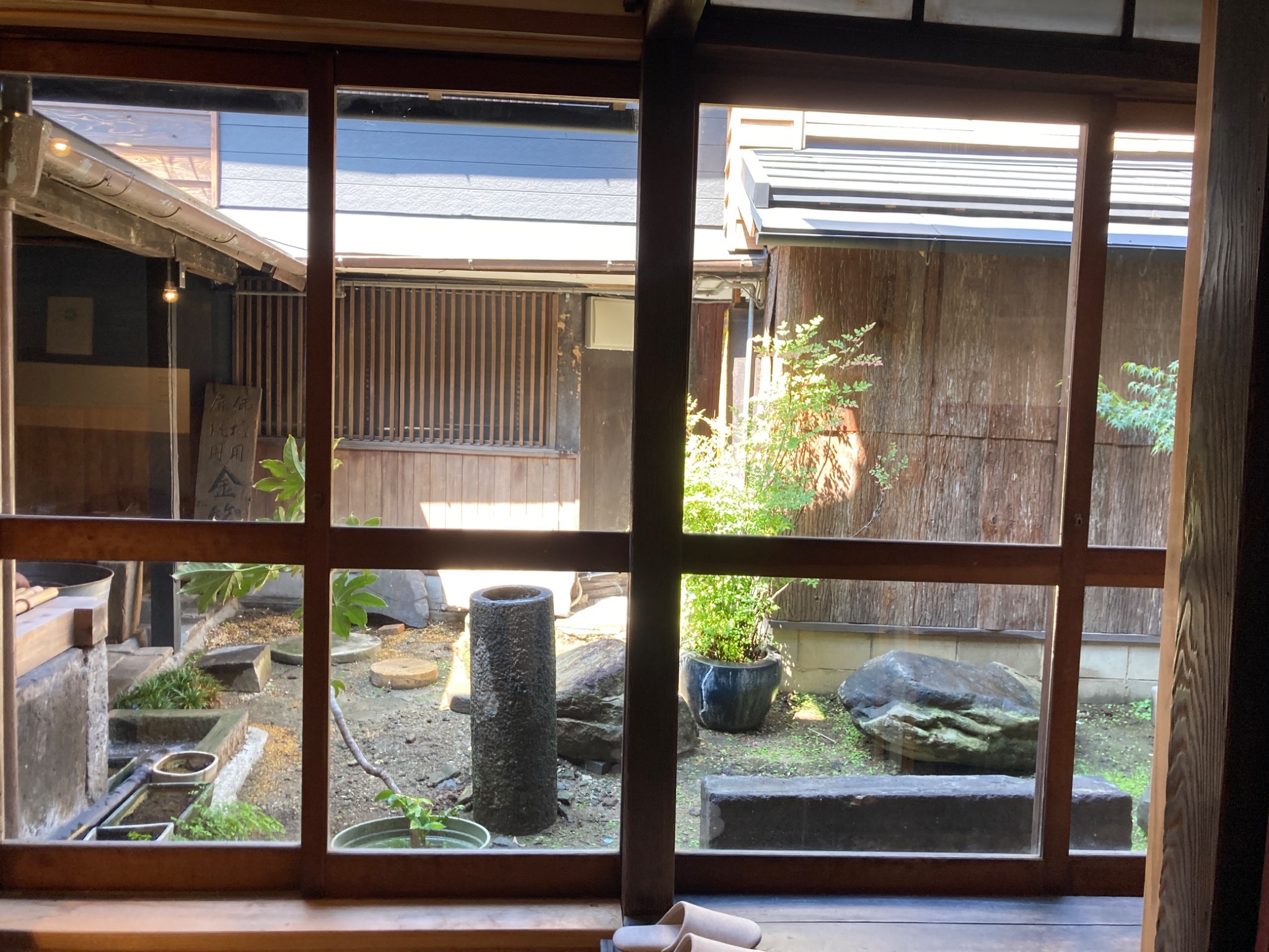 GUESTHOUSE425+ 古民家一棟貸し。檜風呂、テラス有り。街にいながらタイムスリップ