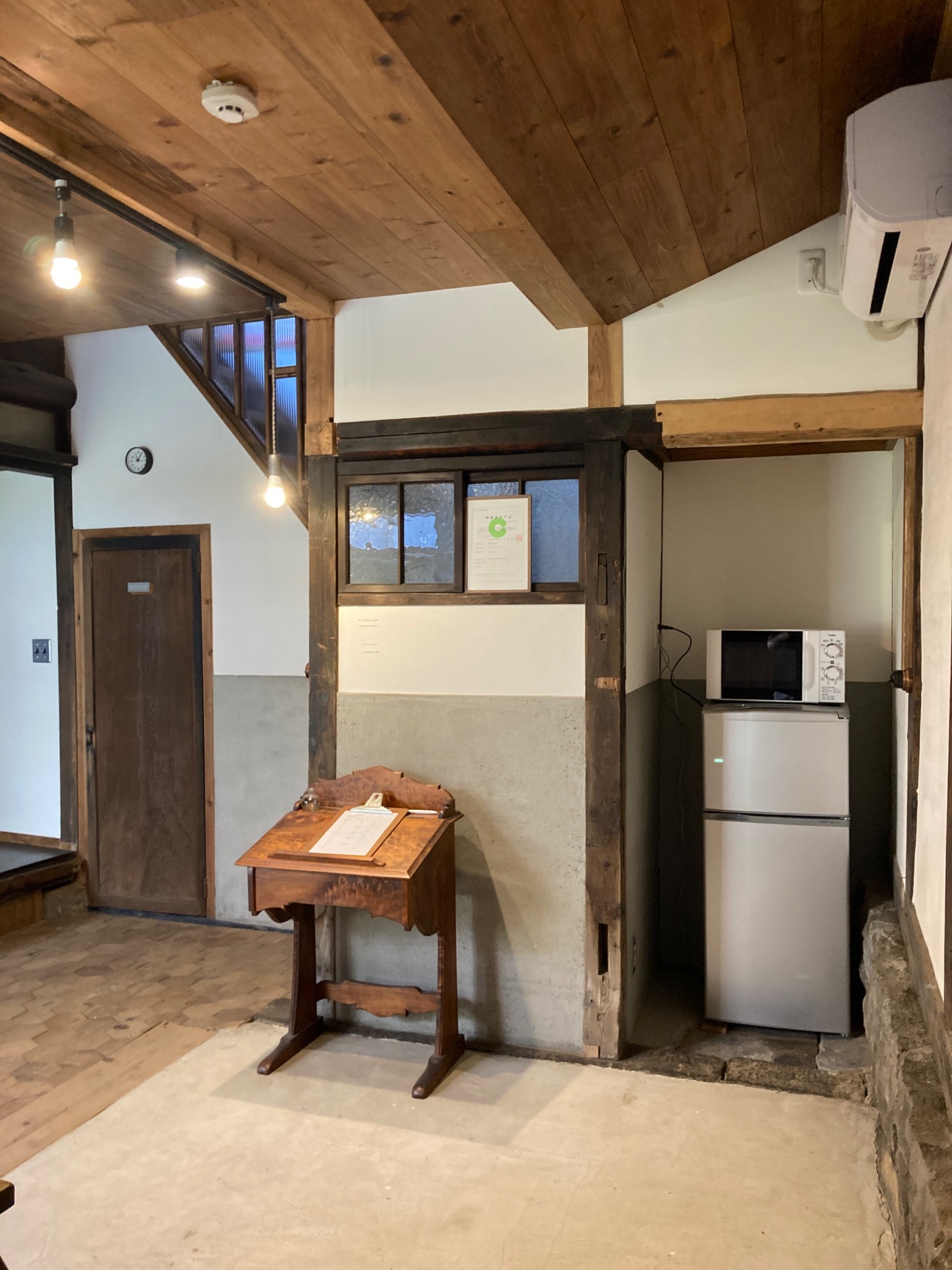 GUESTHOUSE425+ 古民家一棟貸し。檜風呂、テラス有り。街にいながらタイムスリップ