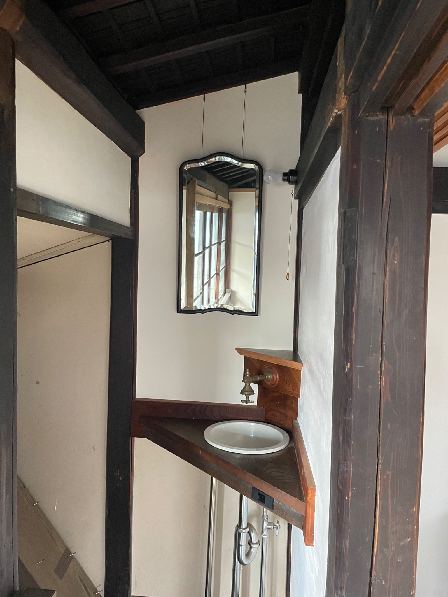 GUESTHOUSE425+ 古民家一棟貸し。檜風呂、テラス有り。街にいながらタイムスリップ
