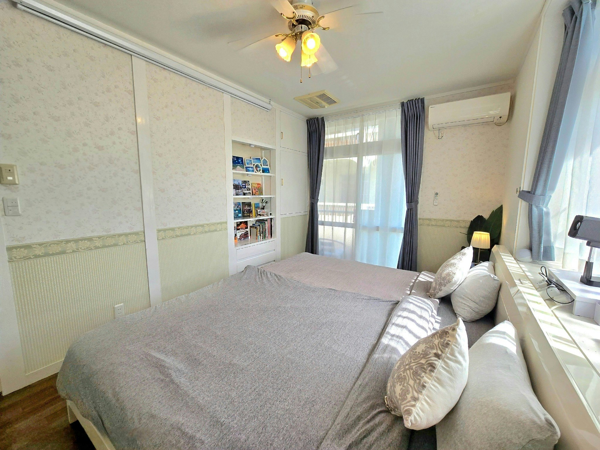 海がテーマのゆったり63m2/徹底清潔/沖縄アリーナ徒歩圏内/人気の街・北谷/高速ICまで3分/2-