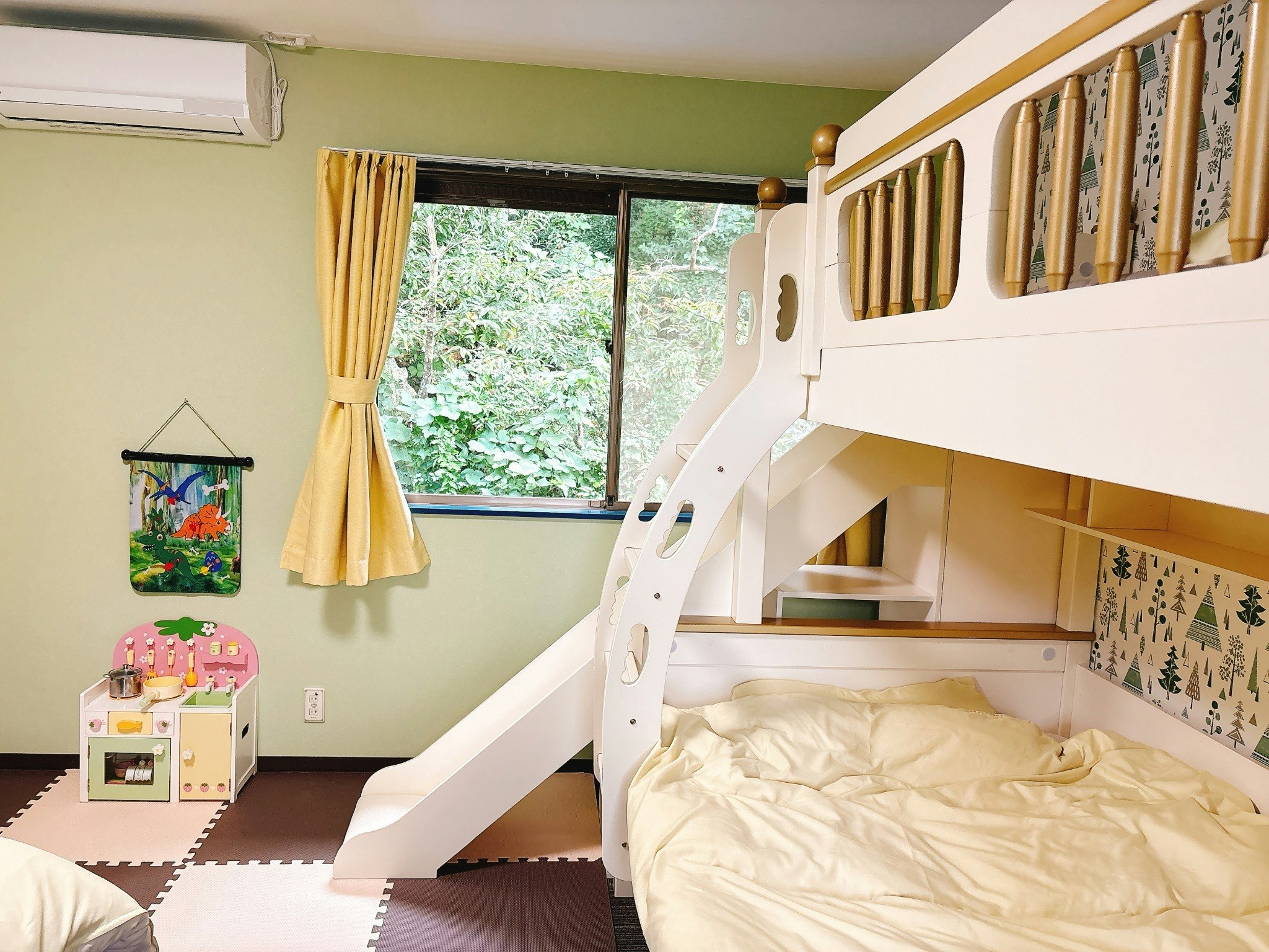 【4人部屋】(バス・トイレ付)