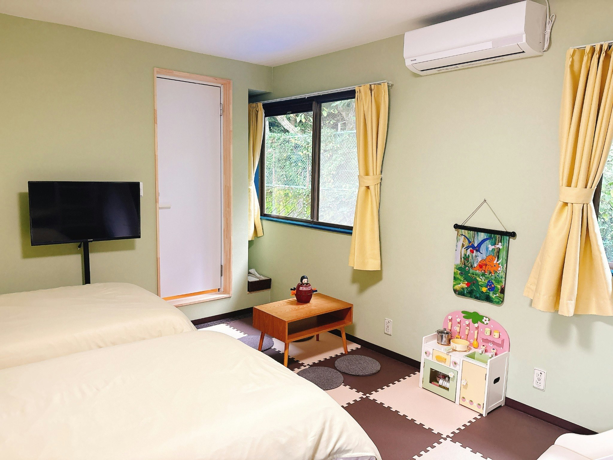 【4人部屋】(バス・トイレ付)