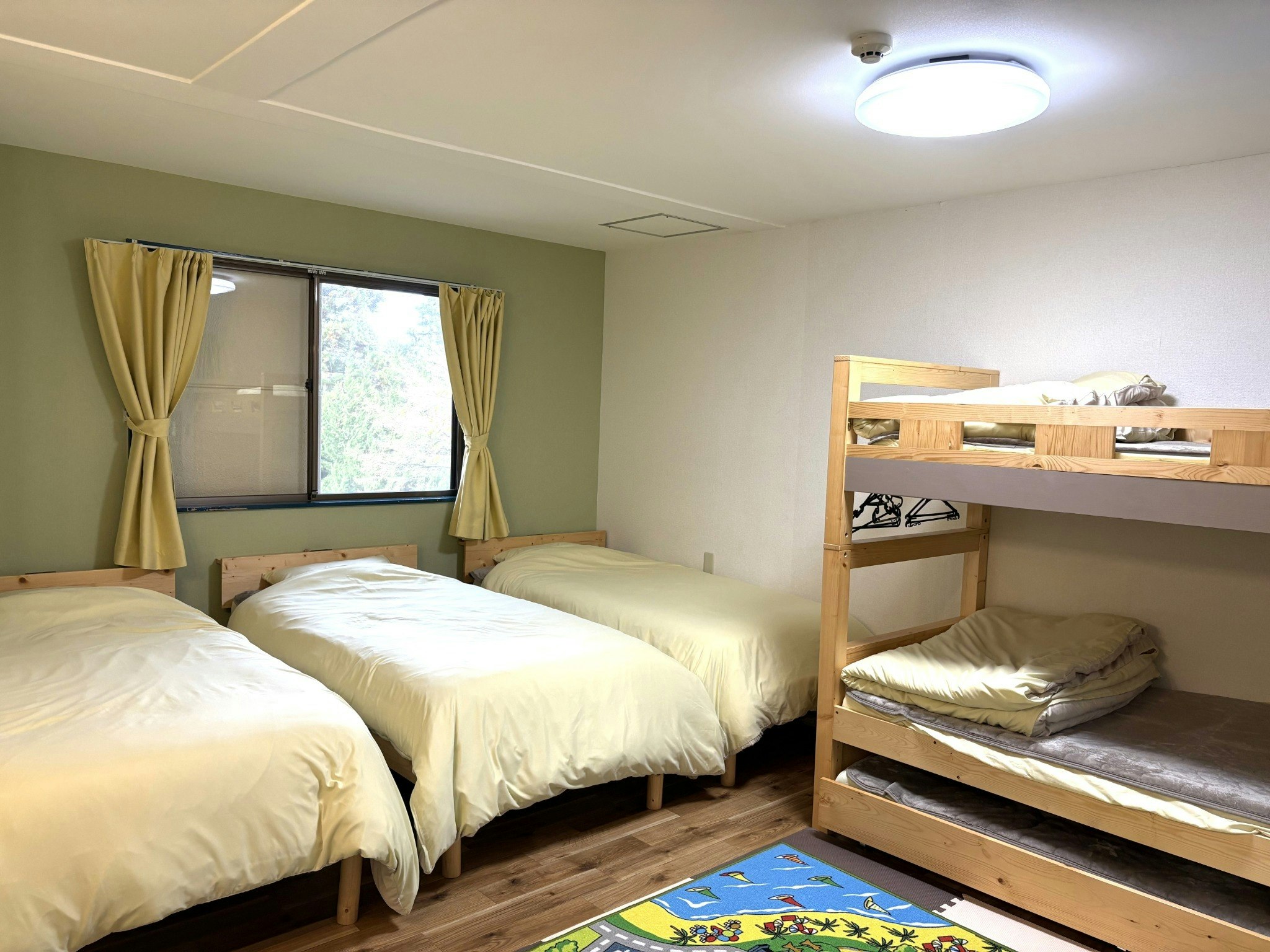 【5人部屋】(バス・トイレ付)