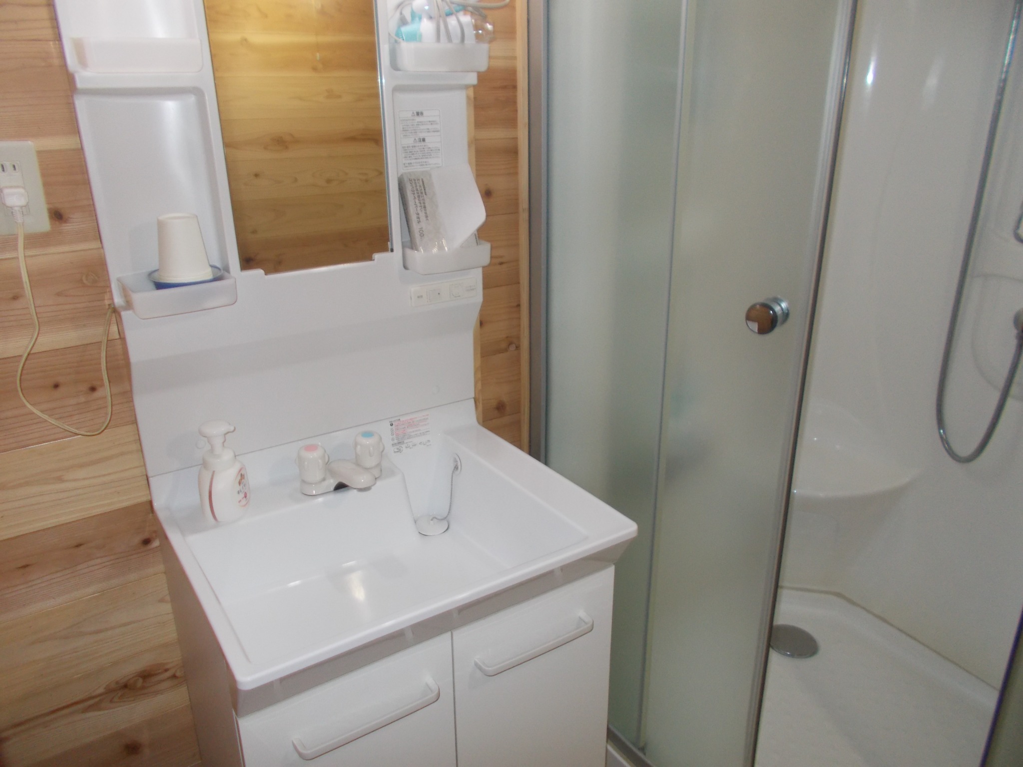 畳の三人収容部屋。