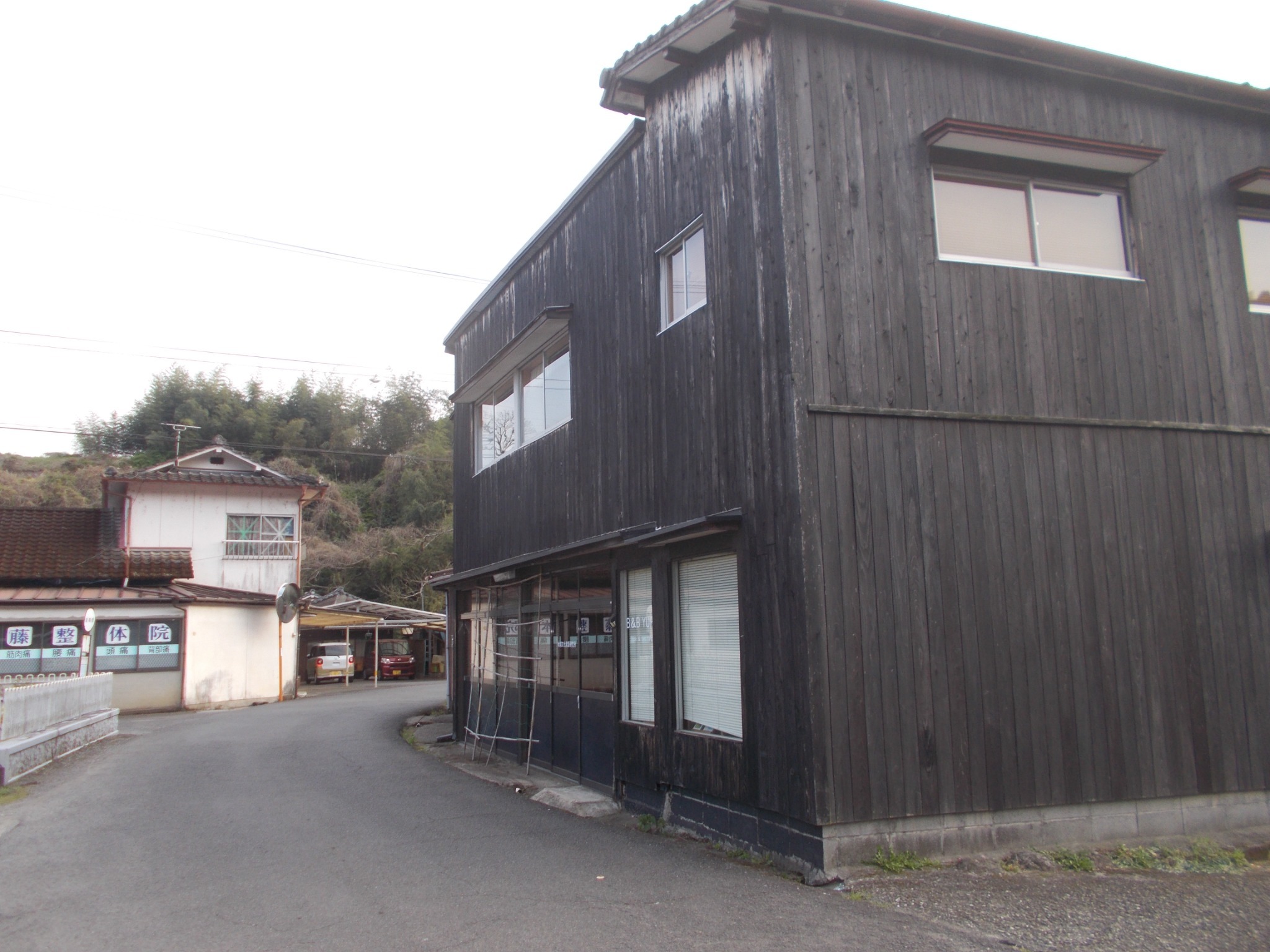 畳の三人収容部屋。