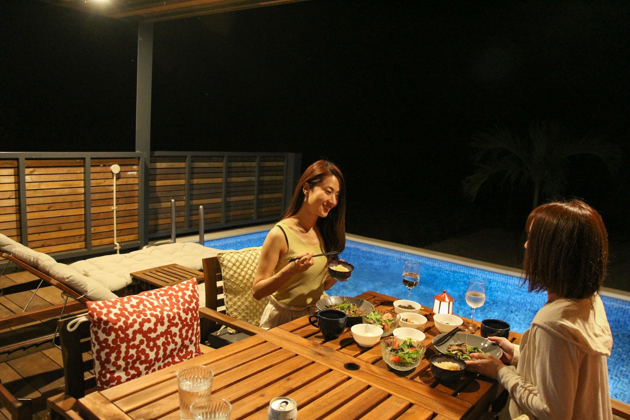 【オトナ旅@南国で島時間流れる別荘】ビーチ&プール&BBQ。お洒落コンテナハウスを貸切ゆったりステイ
