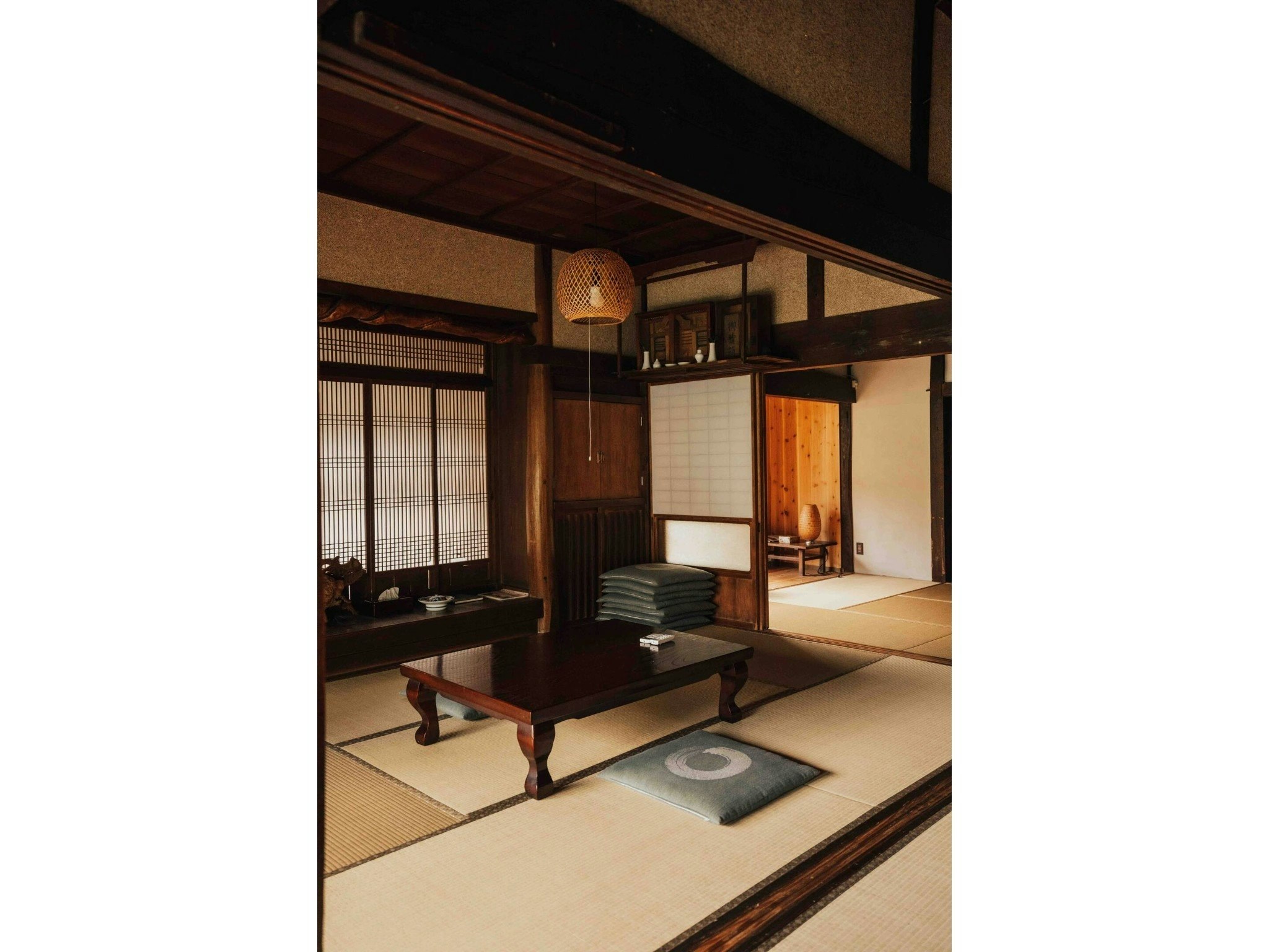 築150年の囲炉裏付き茅葺き古民家を貸切。お子様大歓迎。自然体験やBBQで最高の思い出に。
