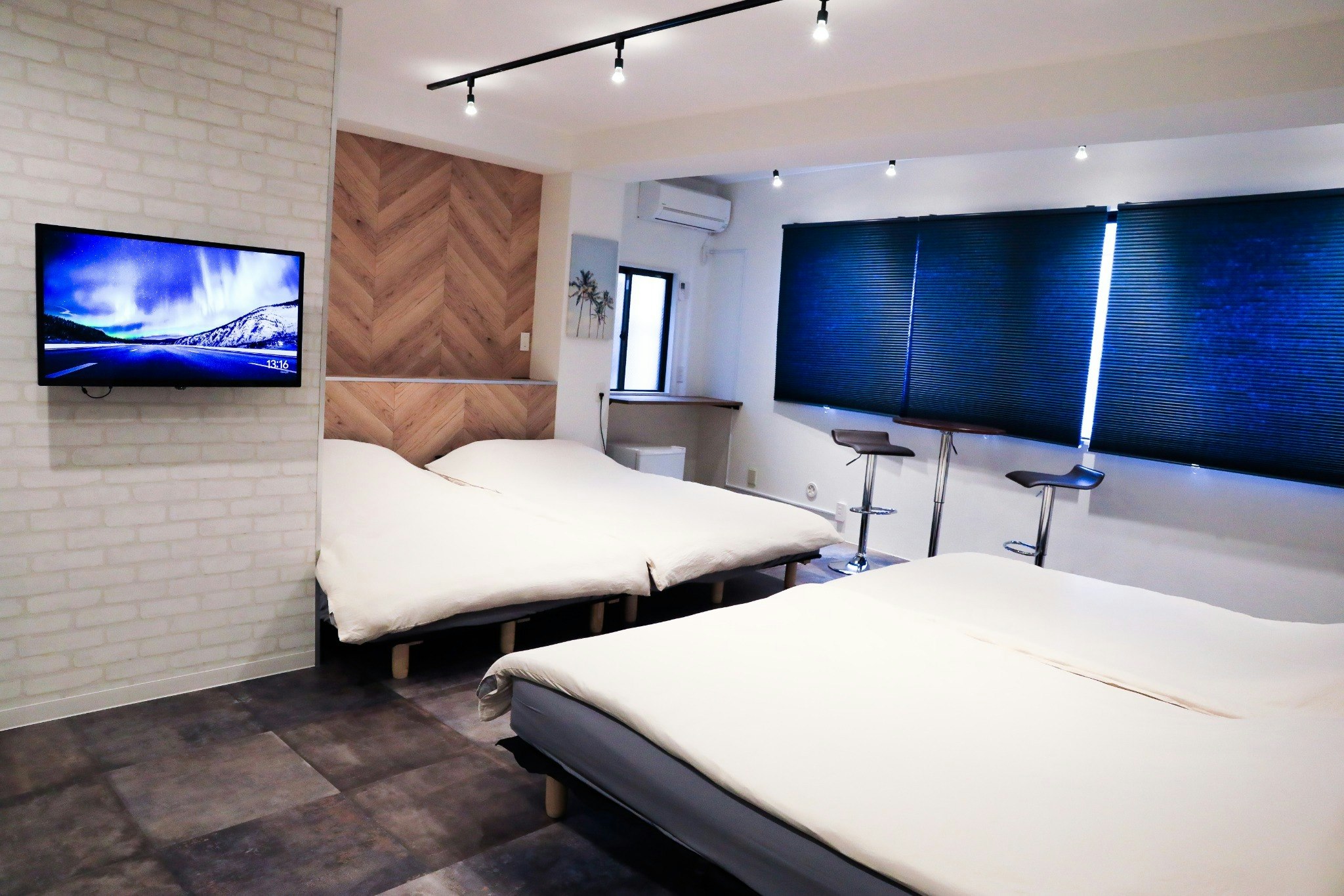 2階1フロア貸切/TX浅草駅3分/最大8名/Wi-Fi/Chrome cast/共有スペース利用可