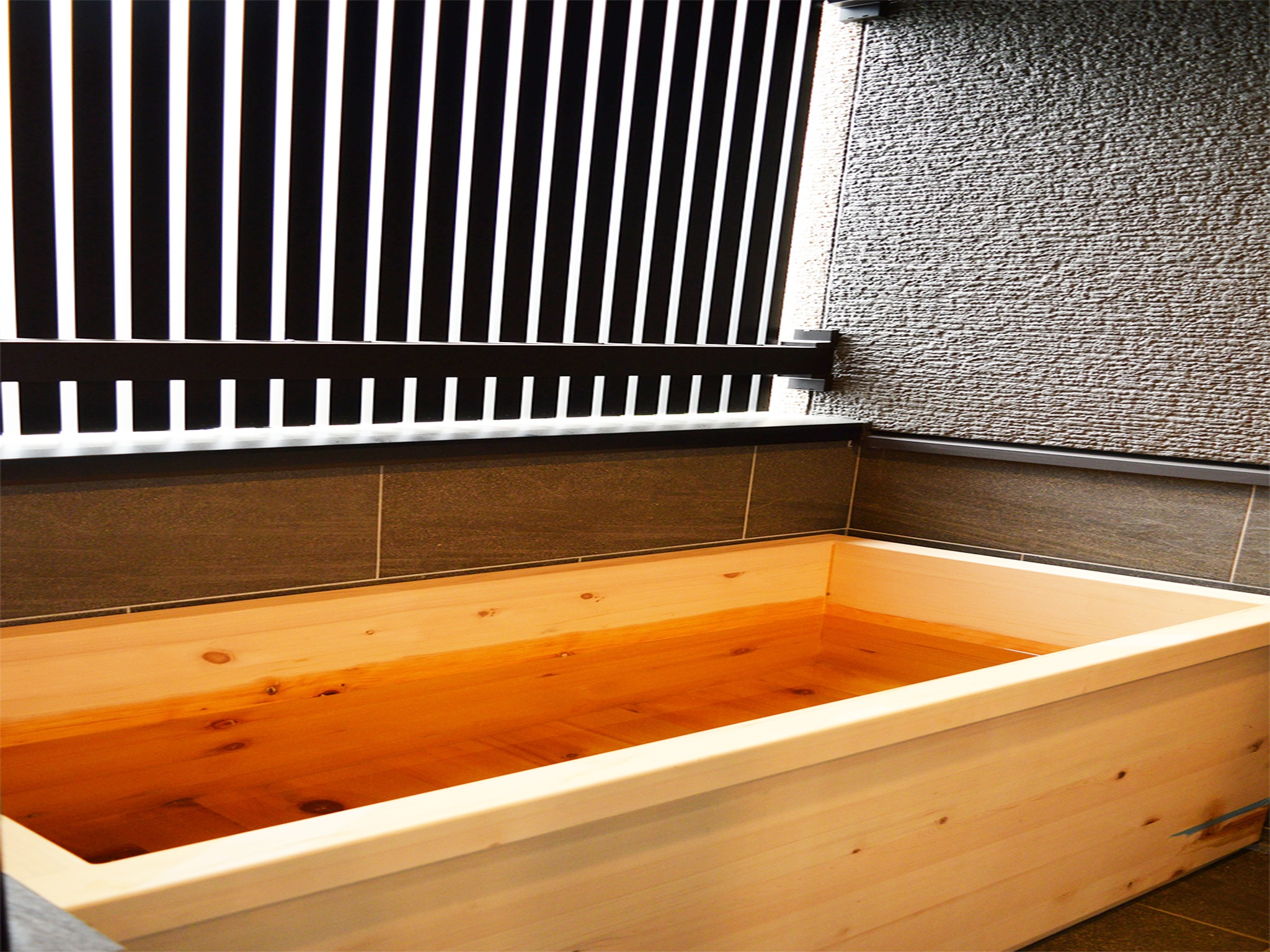 【1部屋料金  朝食付き】ツインルーム セミダブル 全室ヒノキ風呂 「禁煙」