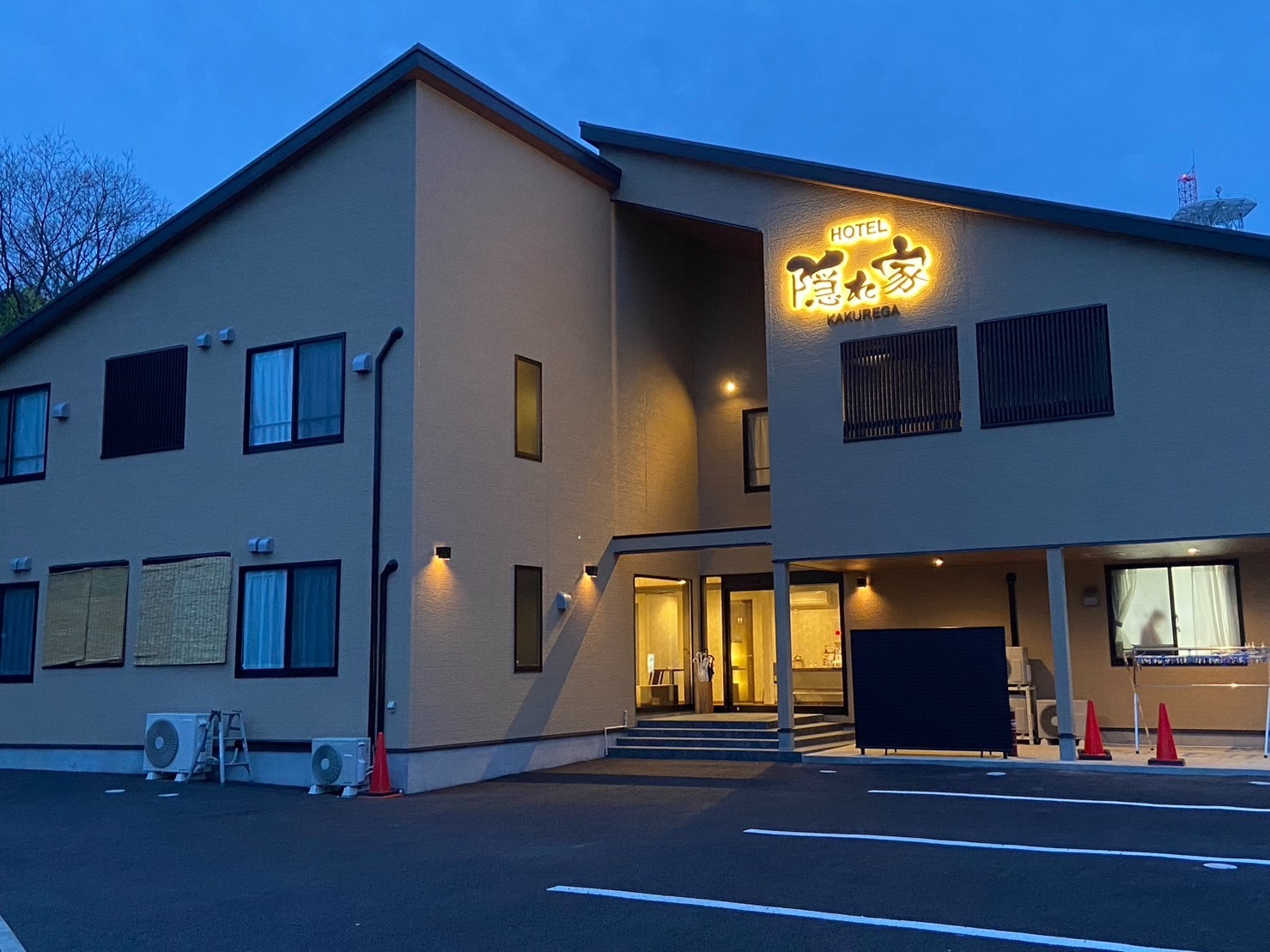 【1部屋料金  朝食付き 】ファミリールーム セミダブル  全室ヒノキ風呂 「禁煙」