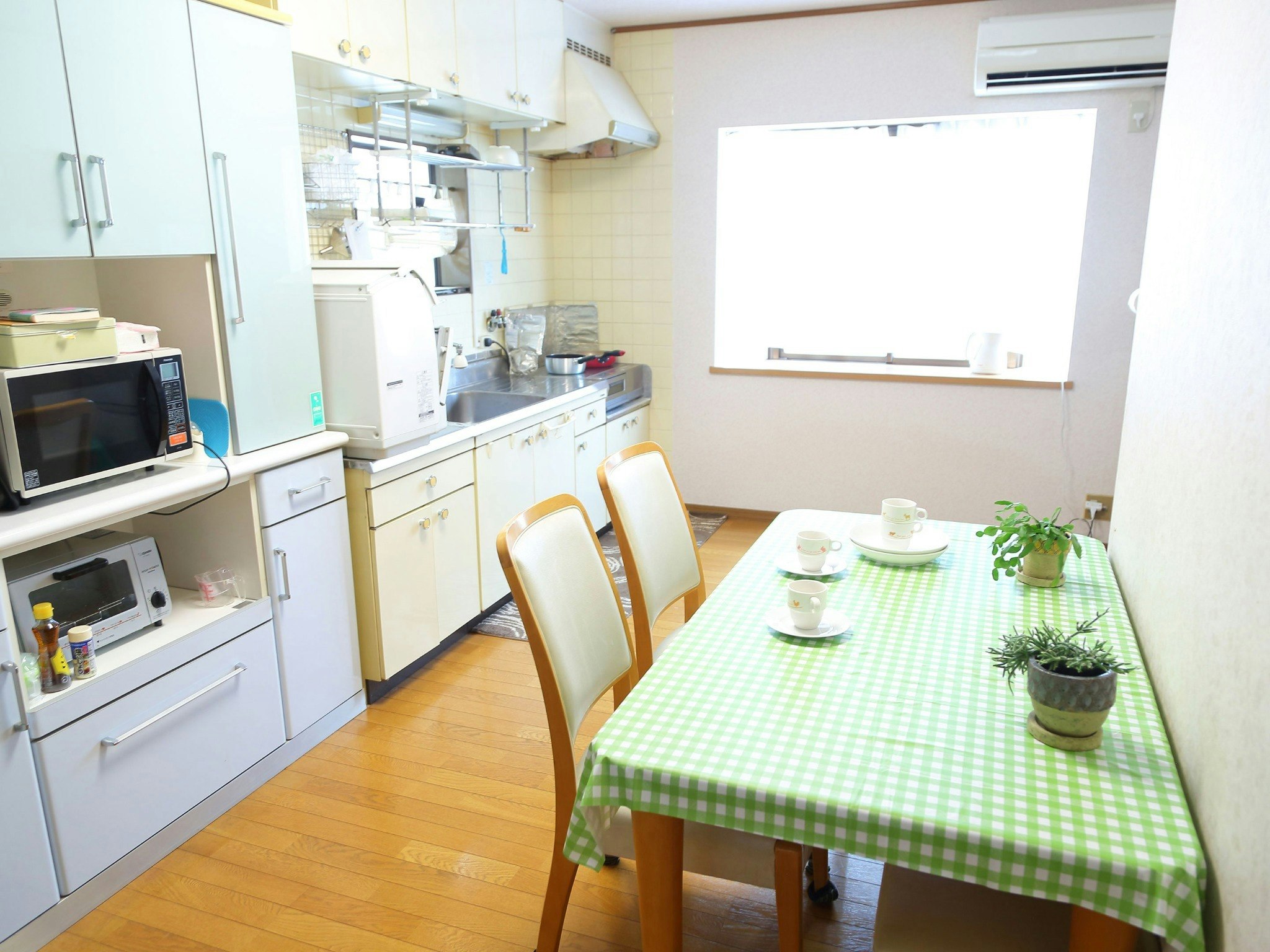 【1棟貸し・最大7名】駅チカ徒歩3分!静かな住宅街で家族や友達グループでの快適にくつろげる空間を提供