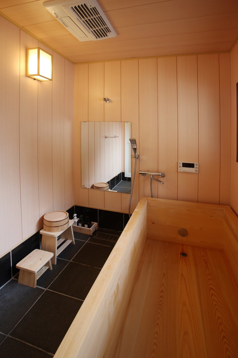 檜のお風呂 Hinoki Bathroom