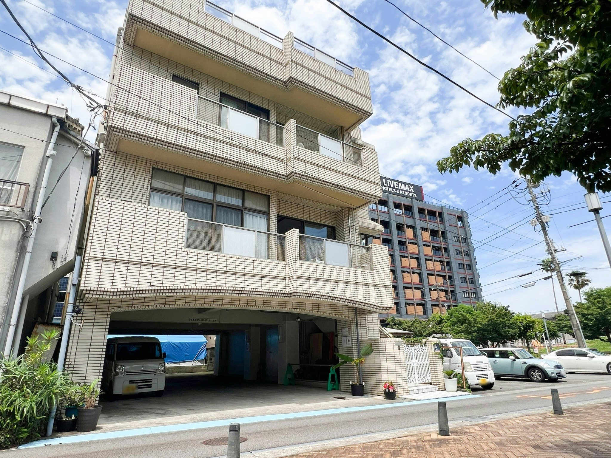 熱海市中心部の3階建てアパ―ト丸ごと貸切(14名様まで可)