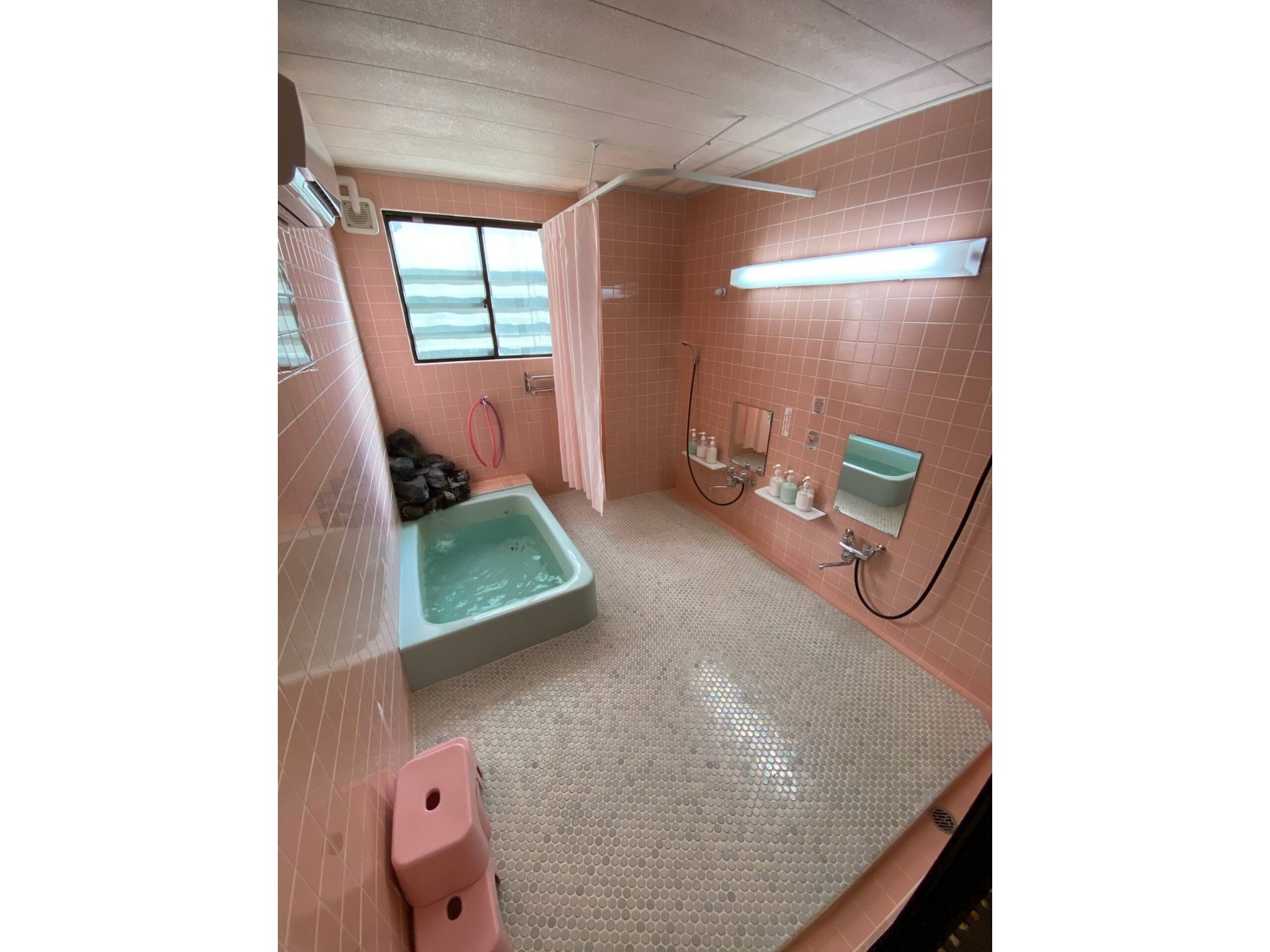 和室 8畳 共用バスルーム&トイレ