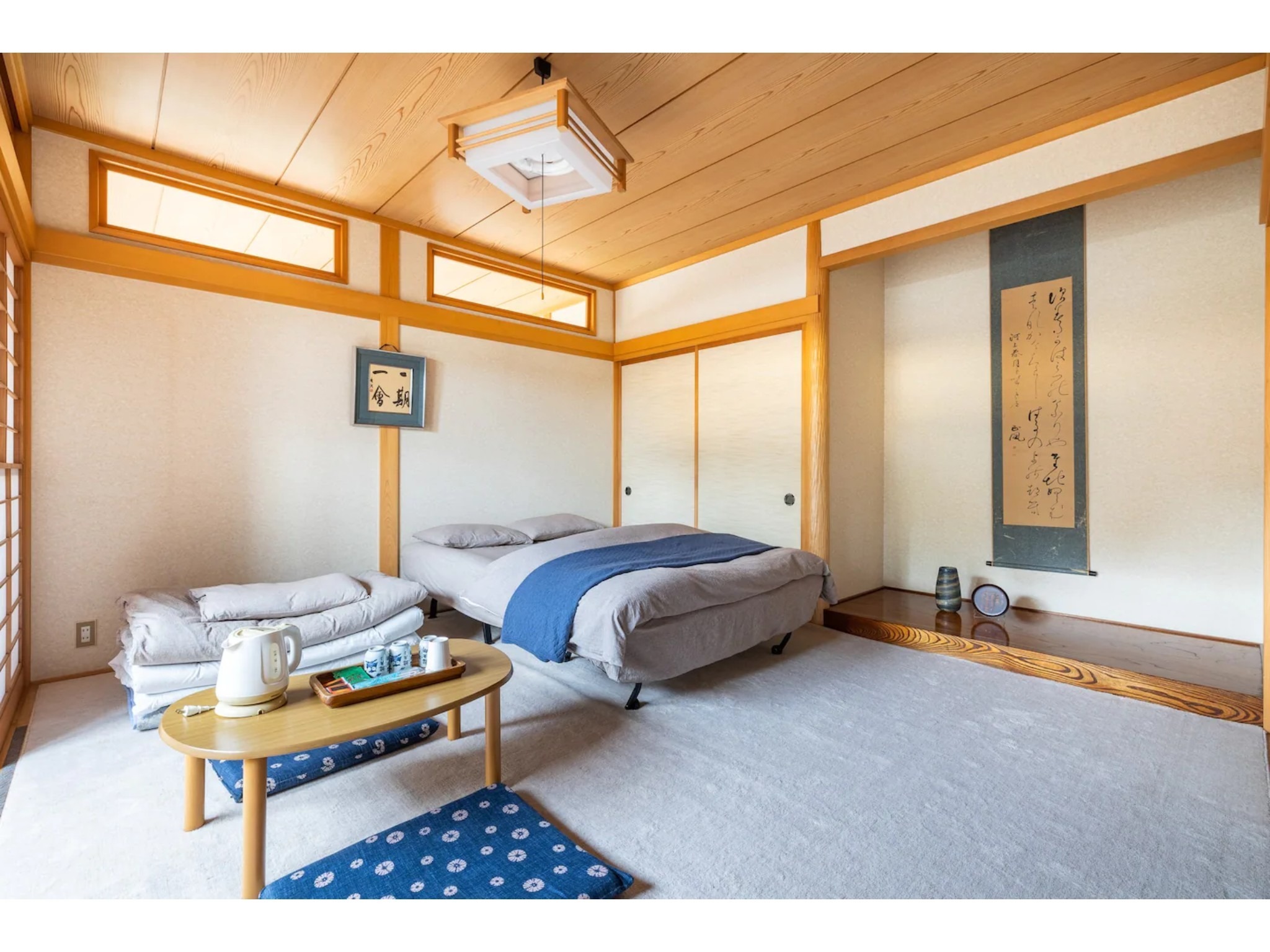 1階寝室1ダブルベッド+布団セット