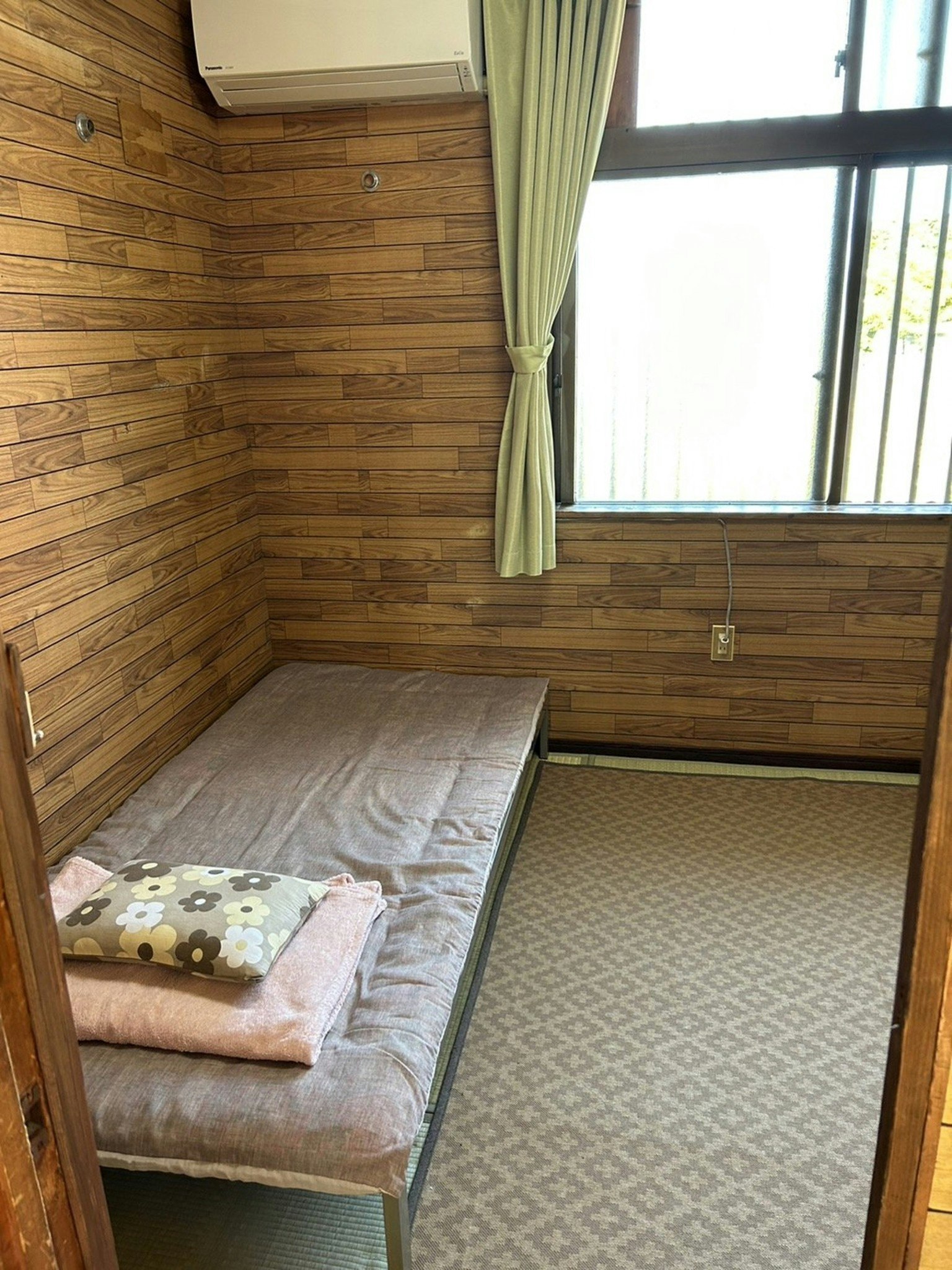 2名1室×2部屋 4名1室×1部屋(朝食付き) 最大8名様でご利用可能