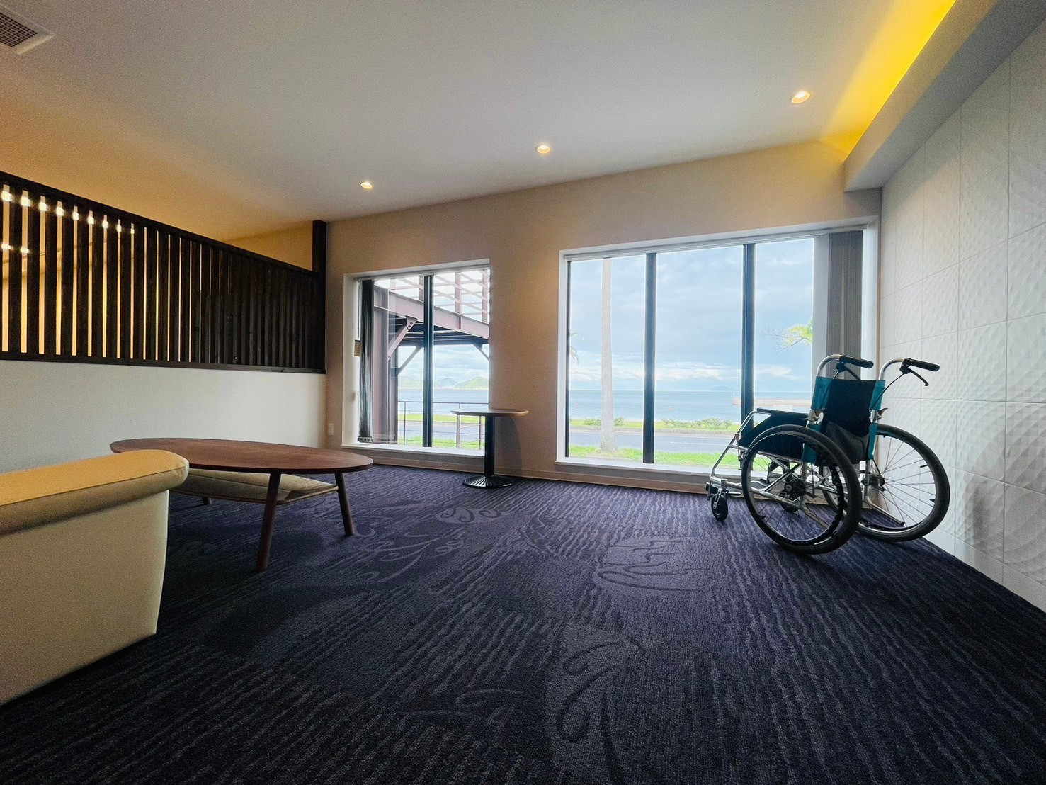 バリアフリールーム「海」/客室大浴場付/車いすでも移動できる広いお部屋