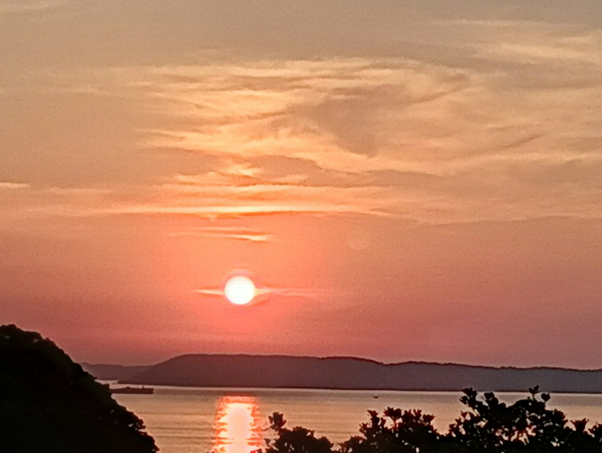 独立型プライベイト空間サイト 海を眺めながら炭火BBQ 冷暖房付きテントに専用シャワールーム