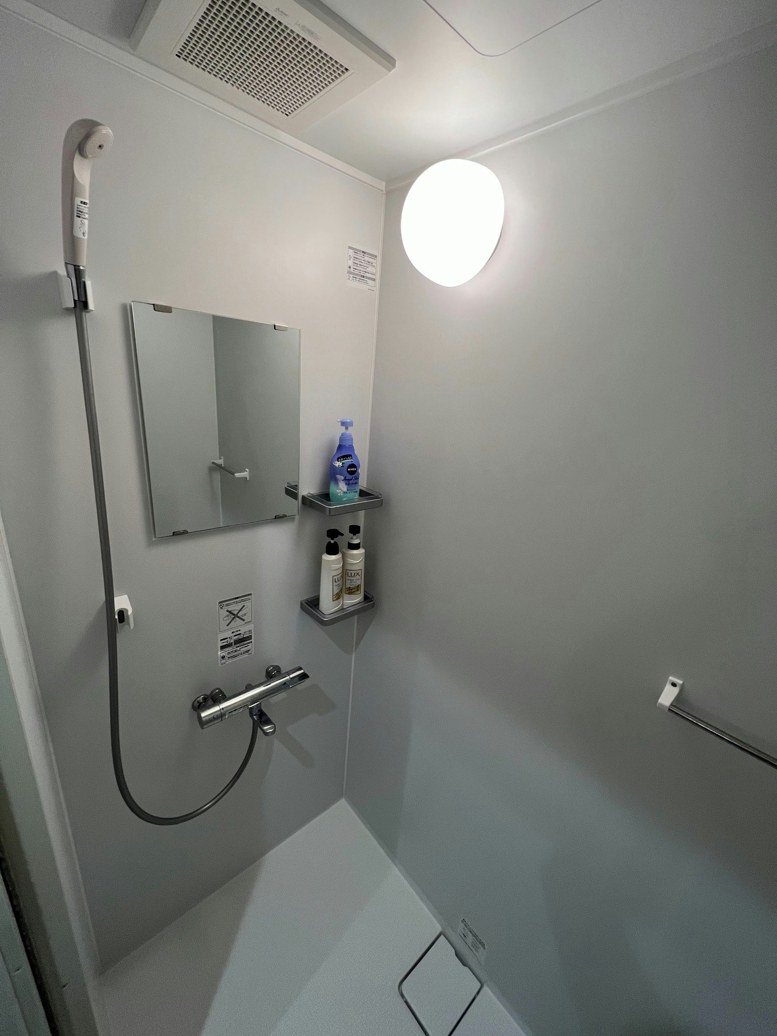 【素泊まり】湖畔の絶景「角部屋・洋室」/専用シャワー・トイレ完備&ワークラウンジ無料【禁煙】