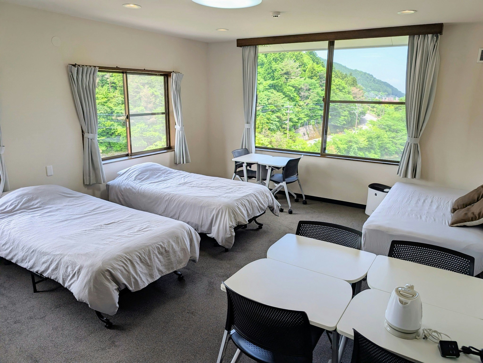 【素泊まり】湖畔の絶景「角部屋・洋室」/専用シャワー・トイレ完備&ワークラウンジ無料【禁煙】