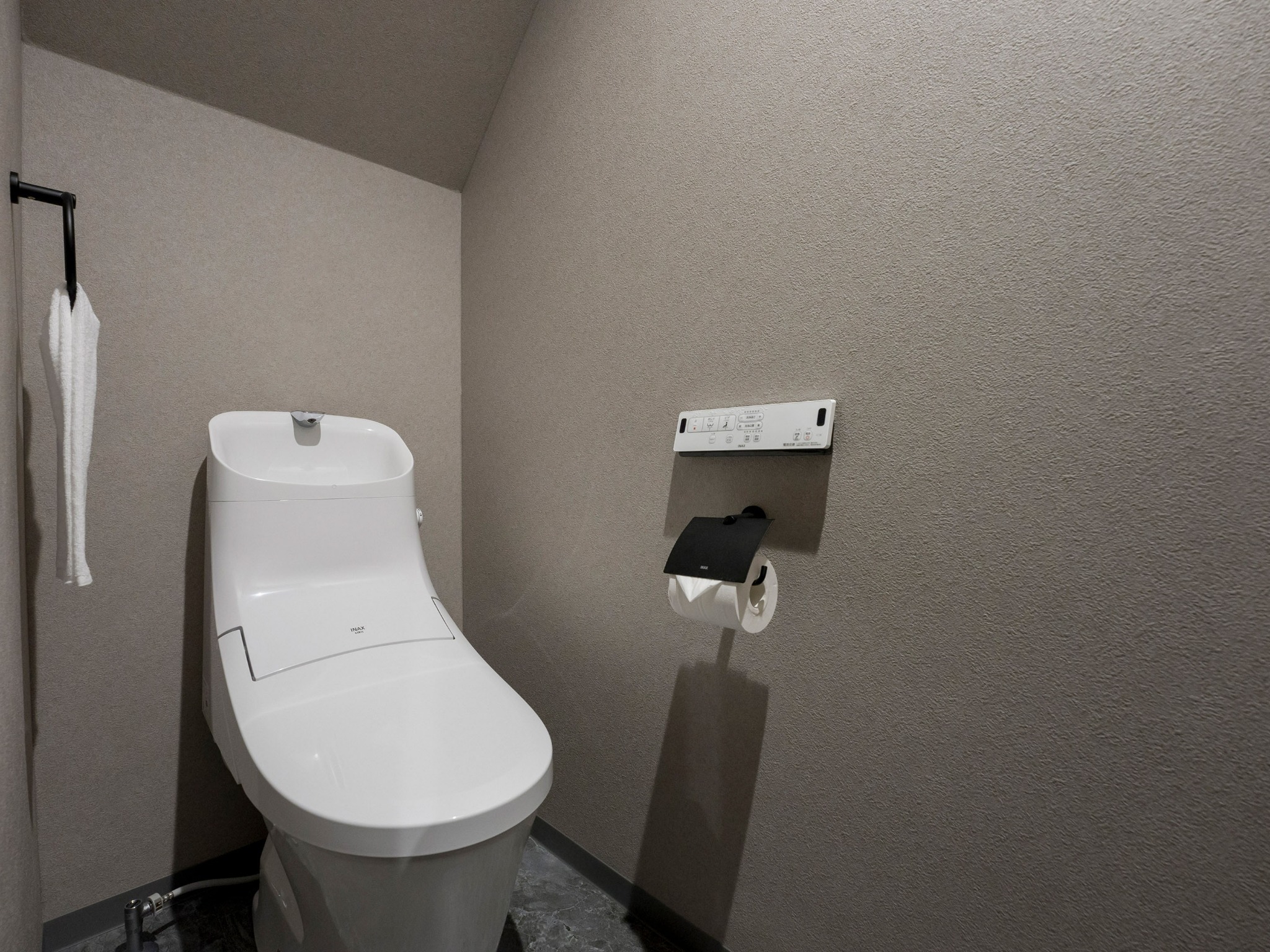 【トイレ】温水洗浄機能付きトイレ(1Fと2Fにございます )
