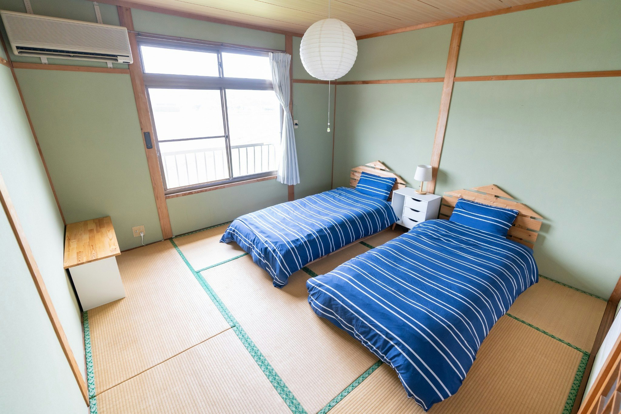 ツインルーム203