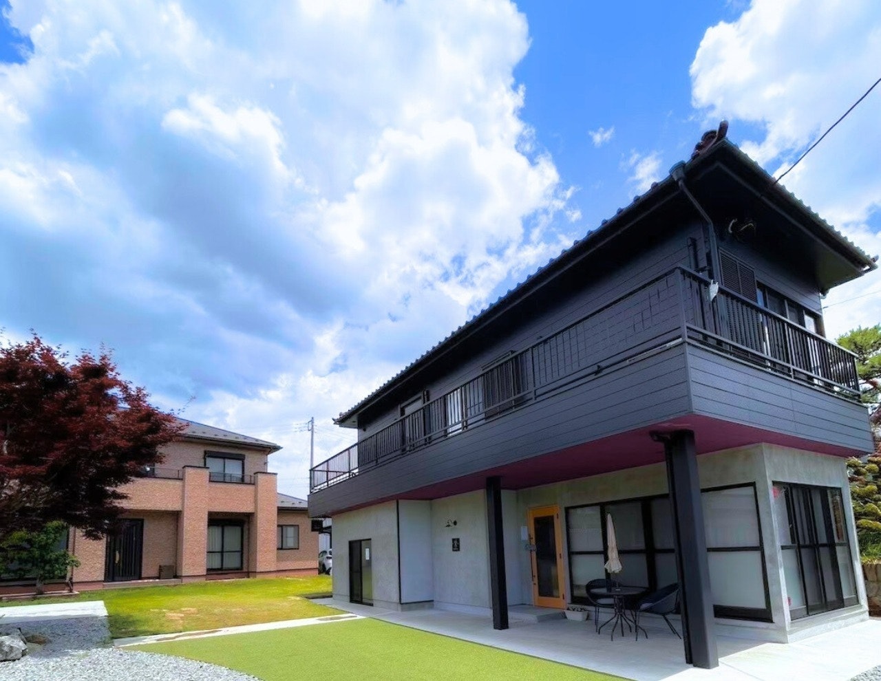 ぶどう畑に囲まれた一棟貸し宿「果実の見える宿」季節に合わせた収穫体験オプションもあります!
