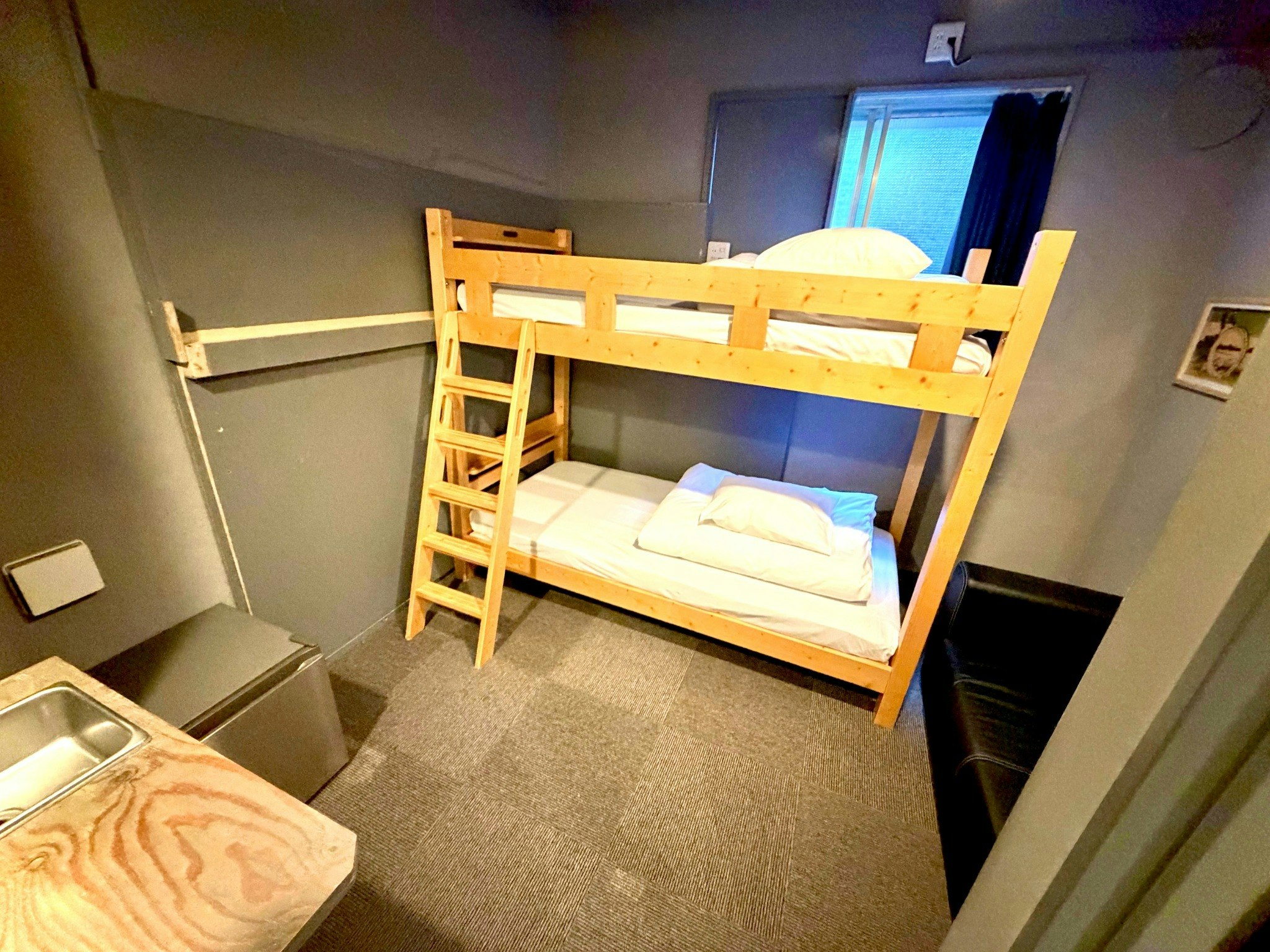 2名部屋(2段ベッド ソファ付き 1階)