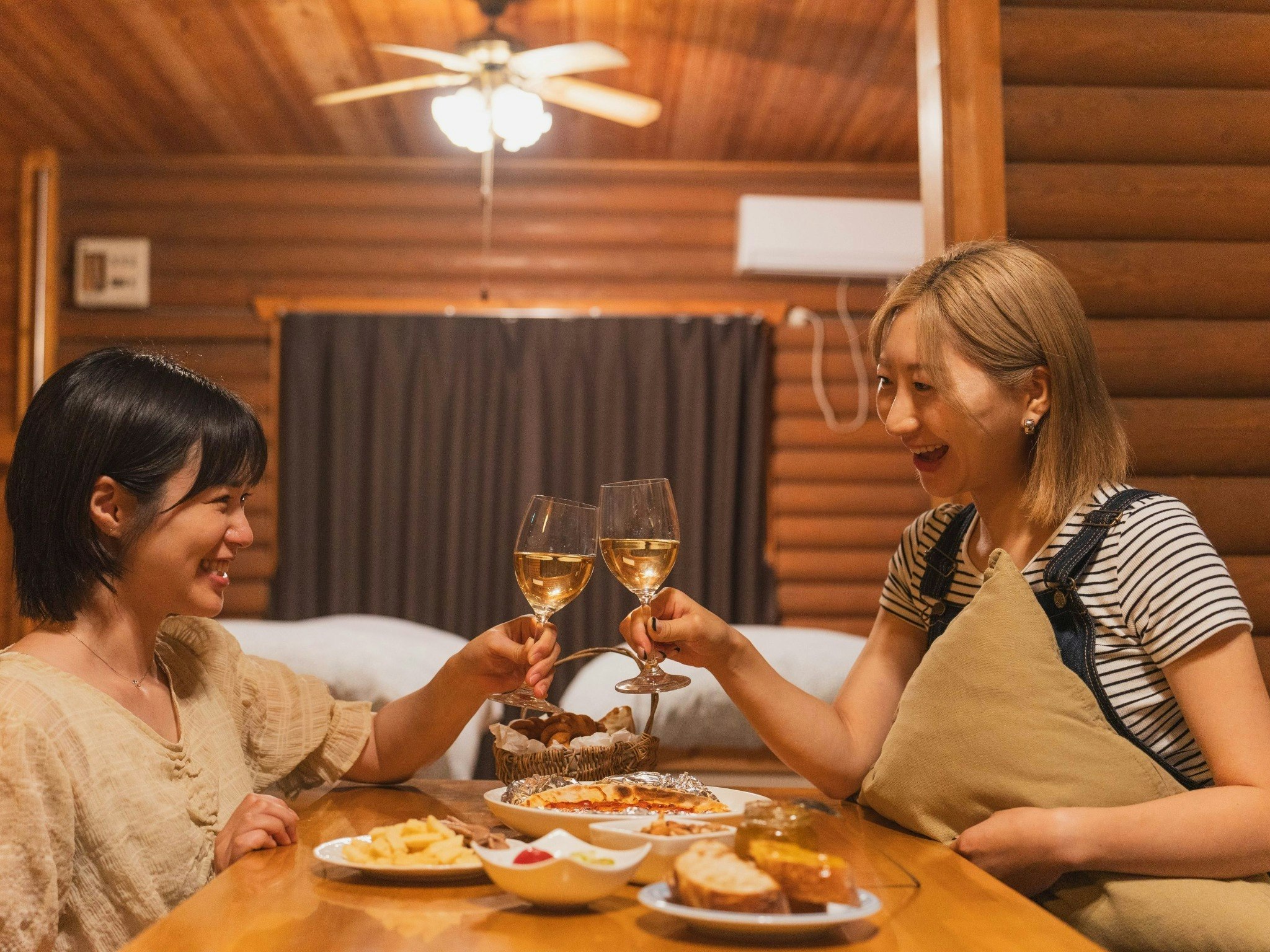 雨の日でもBBQ可能!山の麓のログハウス・ペット可(バス・トイレ付)