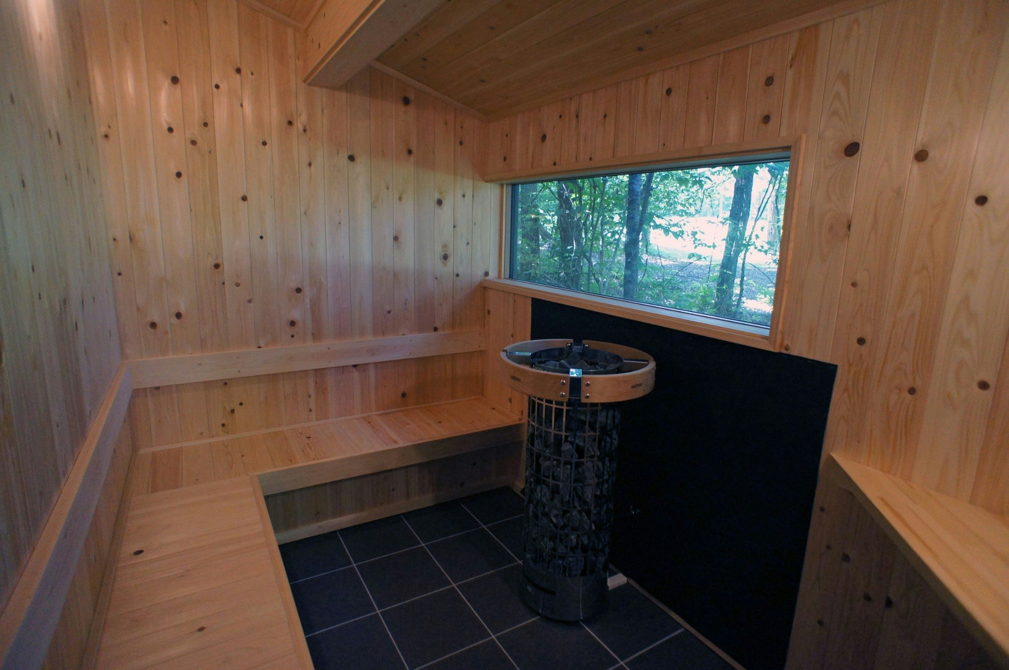 HARUNA WING ゴルフコースを一望する森の中のプライベートコテージ